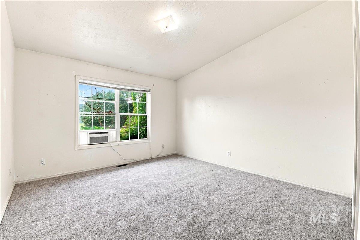 1921 Arcata Way, Ontario, Oregon 97914, 2 Bedrooms, 2 Bathrooms, Residential Income For Sale, Price $390,000, 98996085