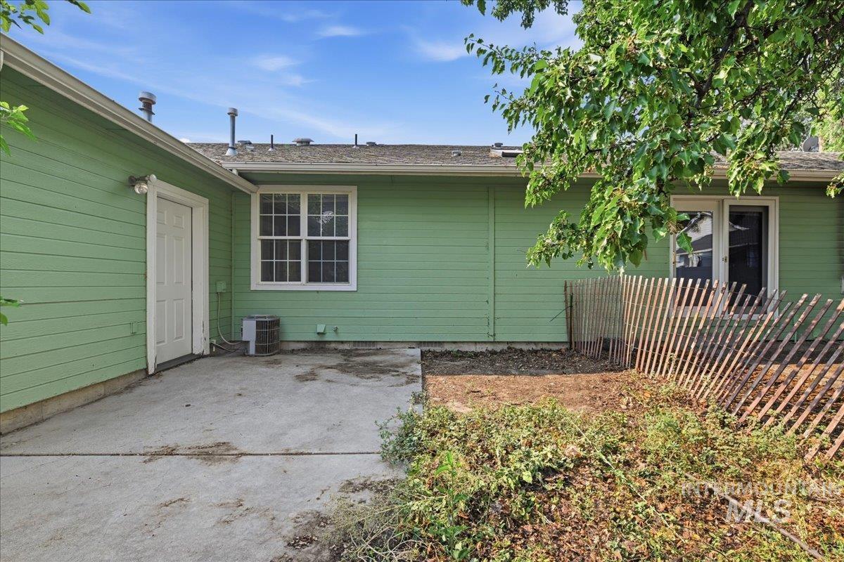 1921 Arcata Way, Ontario, Oregon 97914, 2 Bedrooms, 2 Bathrooms, Residential Income For Sale, Price $390,000, 98996085