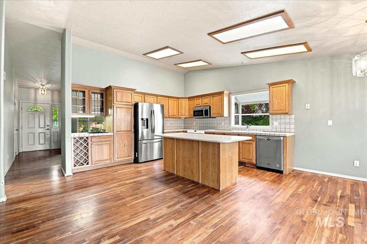 1921 Arcata Way, Ontario, Oregon 97914, 2 Bedrooms, 2 Bathrooms, Residential Income For Sale, Price $390,000, 98996085