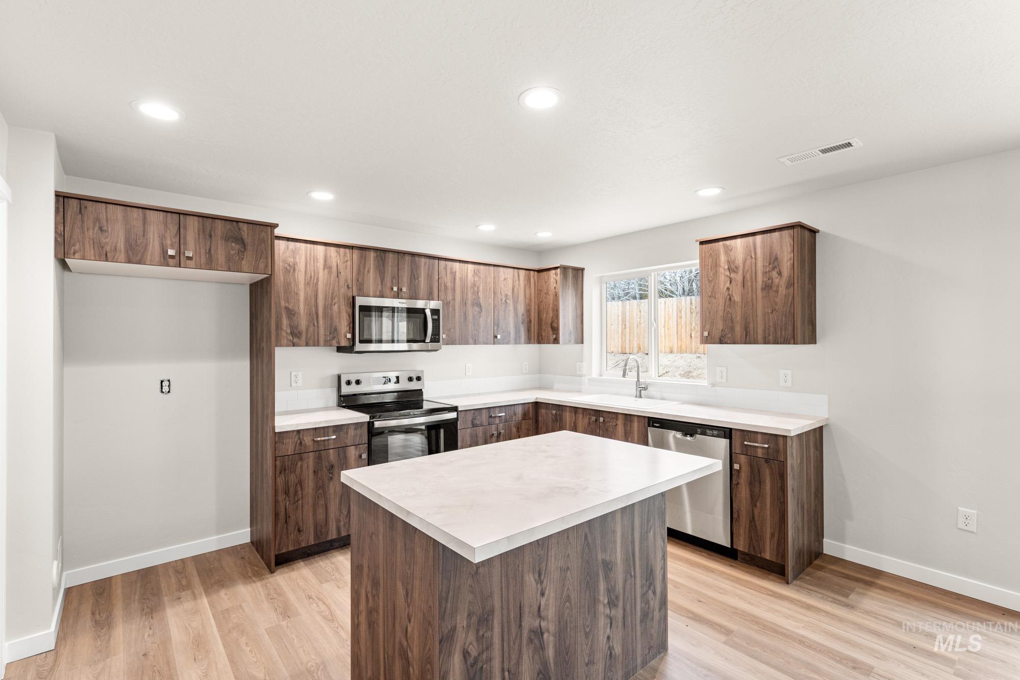643 W Novak Dr, Emmett, Idaho 83617, 4 Bedrooms, 2.5 Bathrooms, Residential For Sale, Price $464,990,MLS 98996095