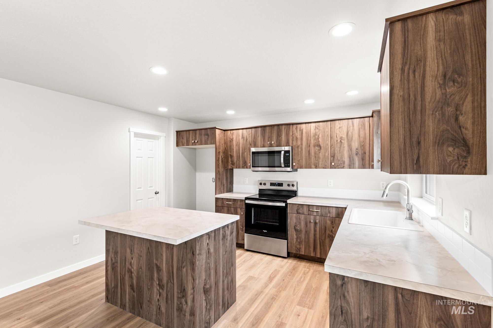 643 W Novak Dr, Emmett, Idaho 83617, 4 Bedrooms, 2.5 Bathrooms, Residential For Sale, Price $464,990,MLS 98996095