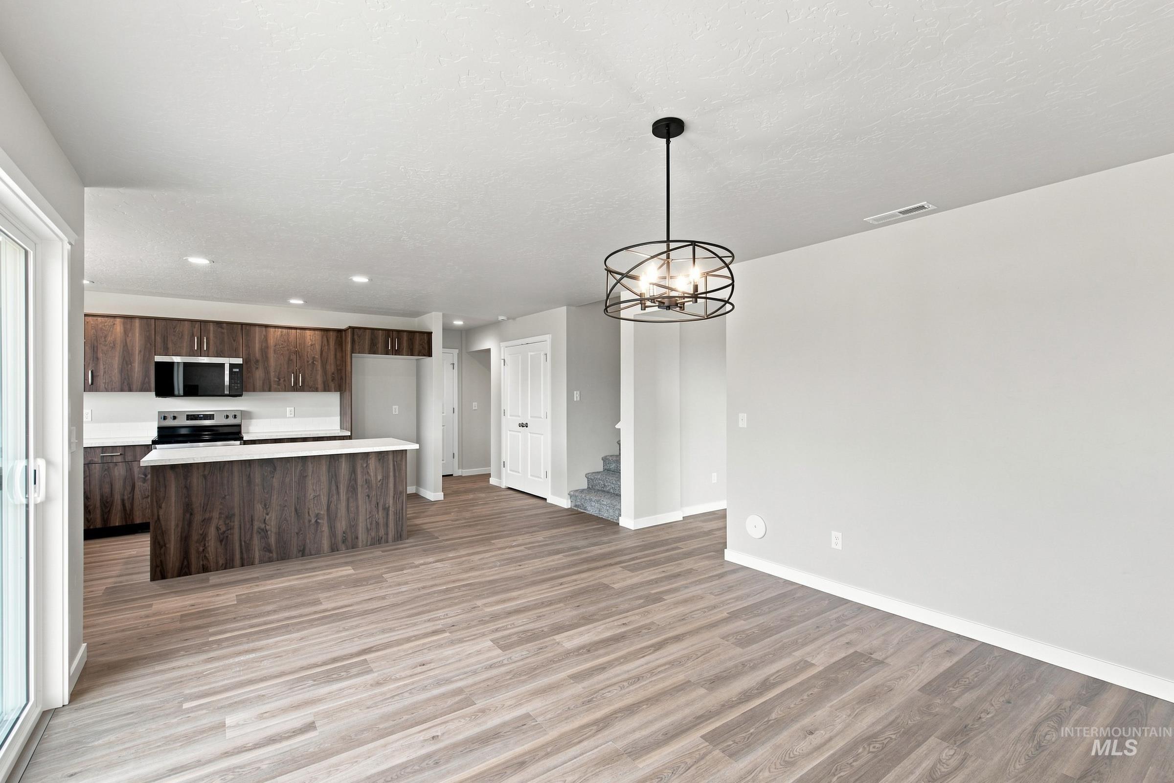 405 Miner Ave, Middleton, Idaho 83644, 5 Bedrooms, 2.5 Bathrooms, Residential For Sale, Price $529,990,MLS 98996098