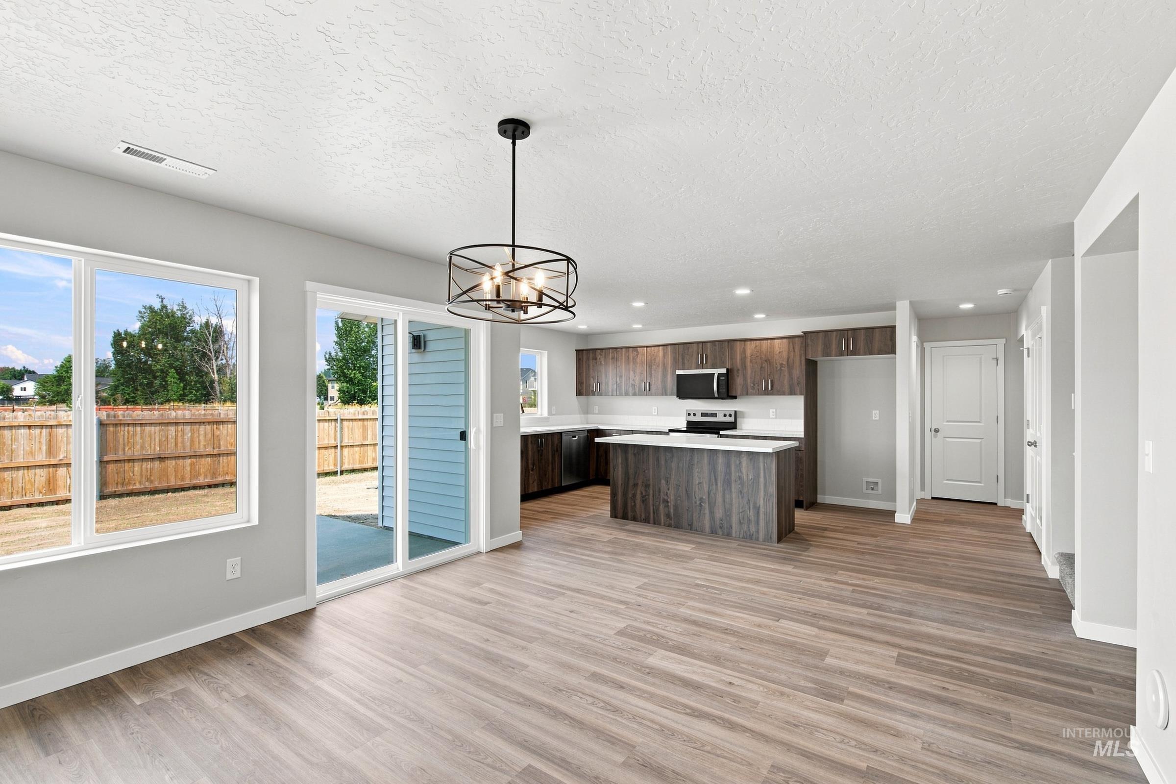 405 Miner Ave, Middleton, Idaho 83644, 5 Bedrooms, 2.5 Bathrooms, Residential For Sale, Price $529,990,MLS 98996098