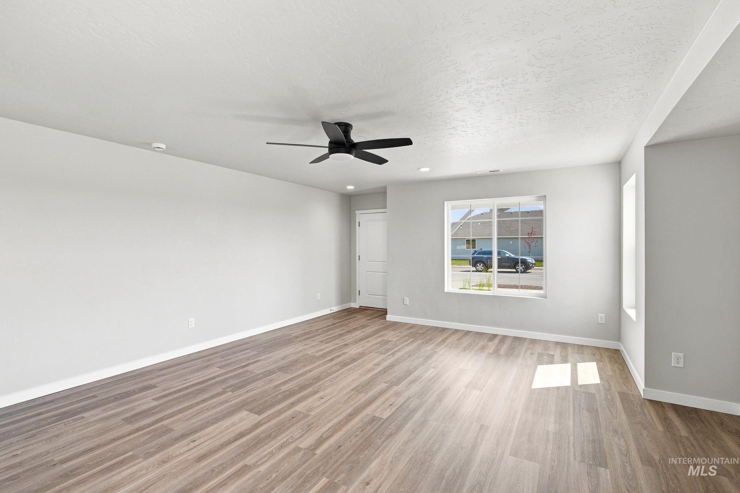 405 Miner Ave, Middleton, Idaho 83644, 5 Bedrooms, 2.5 Bathrooms, Residential For Sale, Price $529,990,MLS 98996098