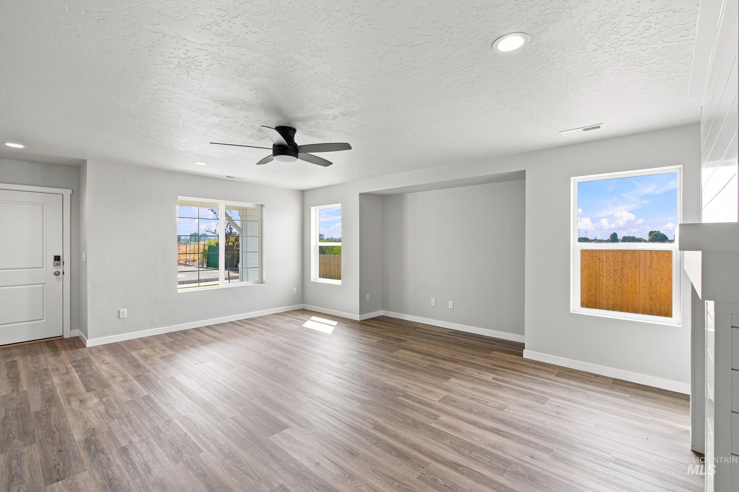 405 Miner Ave, Middleton, Idaho 83644, 5 Bedrooms, 2.5 Bathrooms, Residential For Sale, Price $529,990,MLS 98996098