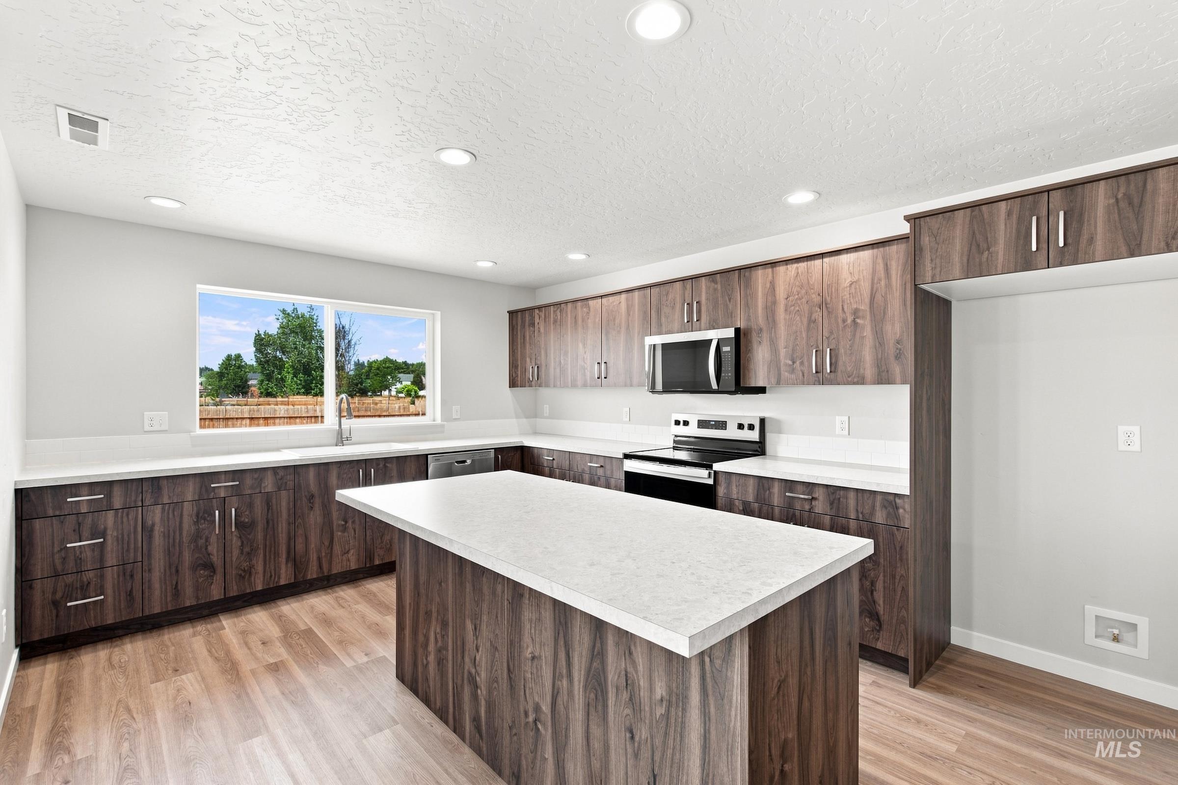 405 Miner Ave, Middleton, Idaho 83644, 5 Bedrooms, 2.5 Bathrooms, Residential For Sale, Price $529,990,MLS 98996098