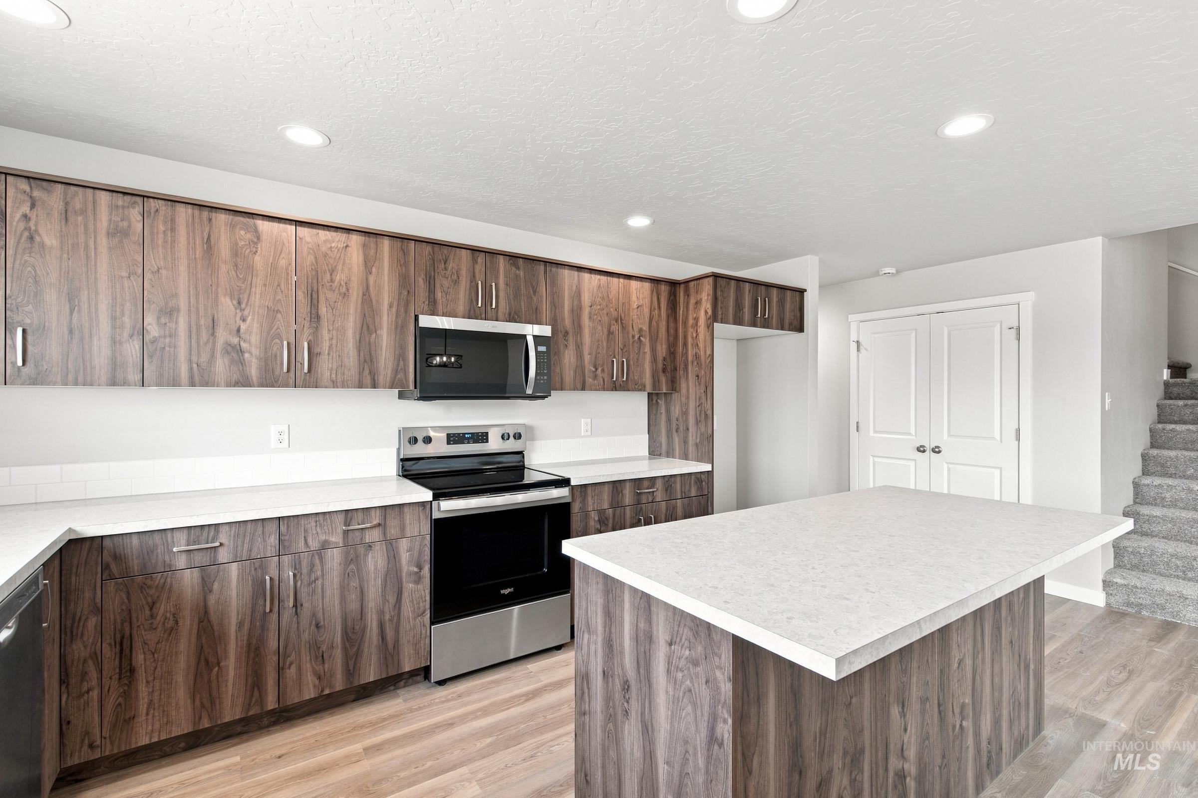 405 Miner Ave, Middleton, Idaho 83644, 5 Bedrooms, 2.5 Bathrooms, Residential For Sale, Price $529,990,MLS 98996098