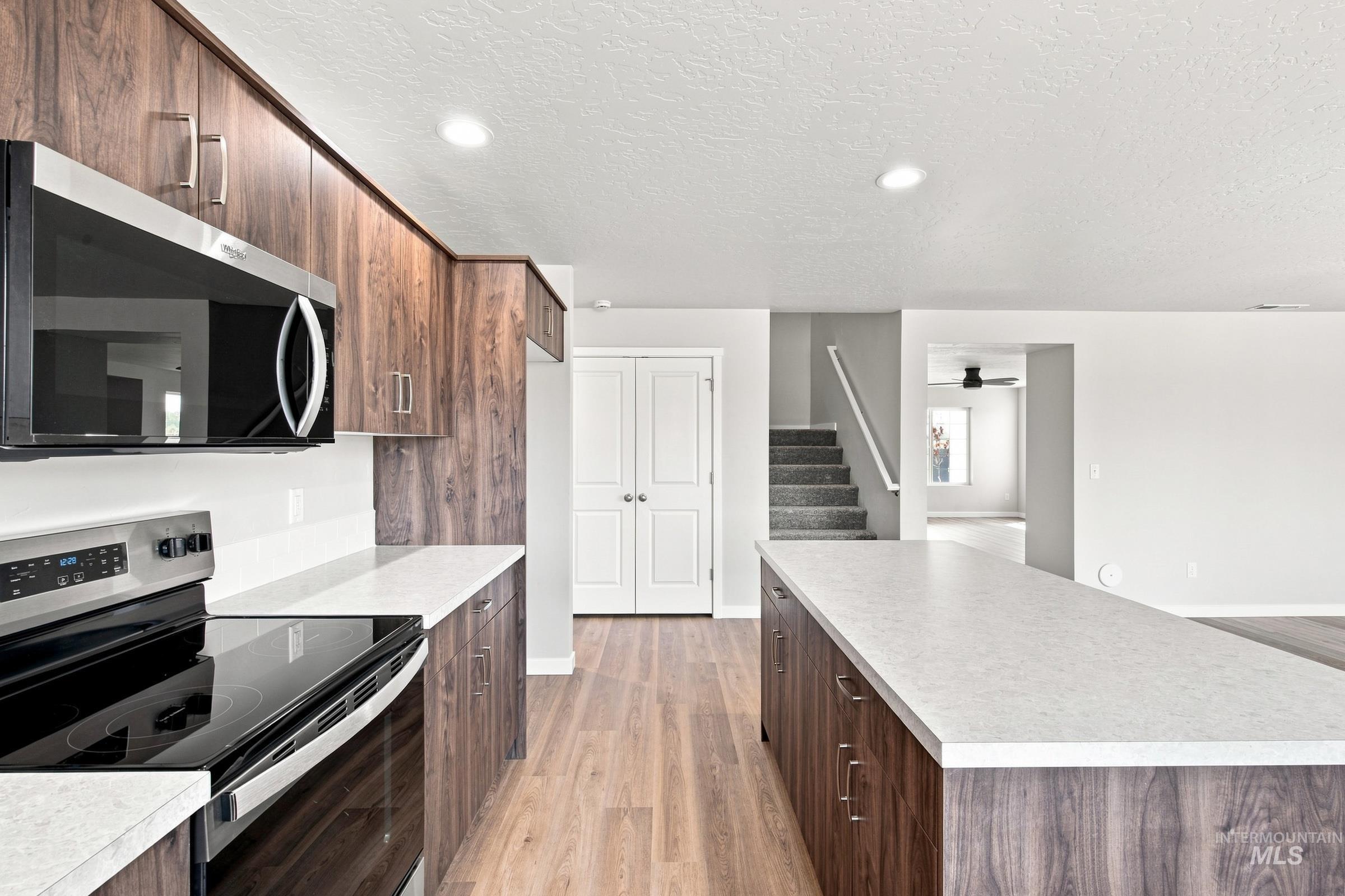 405 Miner Ave, Middleton, Idaho 83644, 5 Bedrooms, 2.5 Bathrooms, Residential For Sale, Price $529,990,MLS 98996098