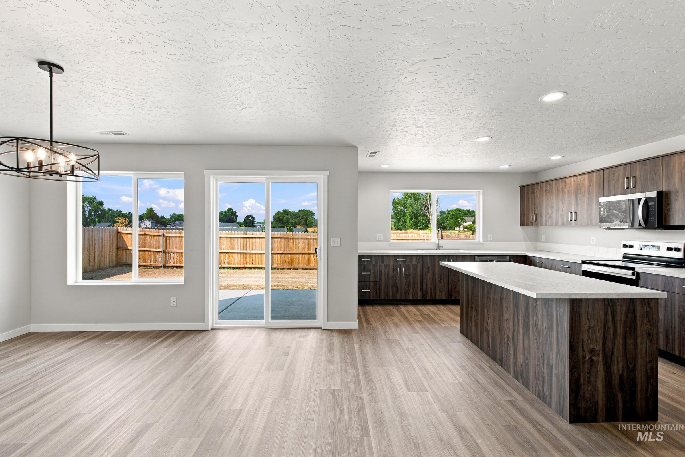 405 Miner Ave, Middleton, Idaho 83644, 5 Bedrooms, 2.5 Bathrooms, Residential For Sale, Price $529,990,MLS 98996098