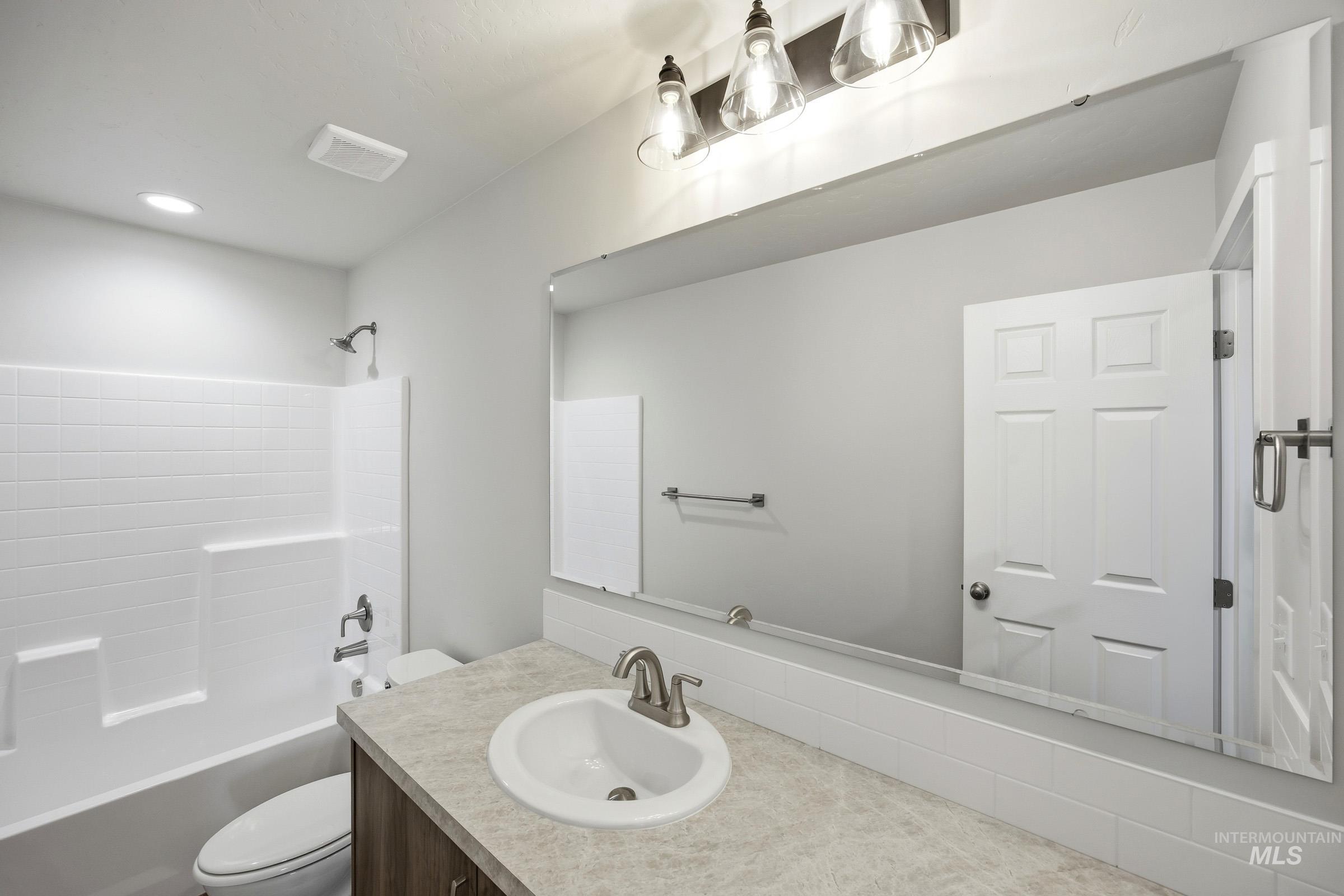 1680 Gyrfalcon St, Middleton, Idaho 83644, 4 Bedrooms, 2.5 Bathrooms, Residential For Sale, Price $444,990,MLS 98996100