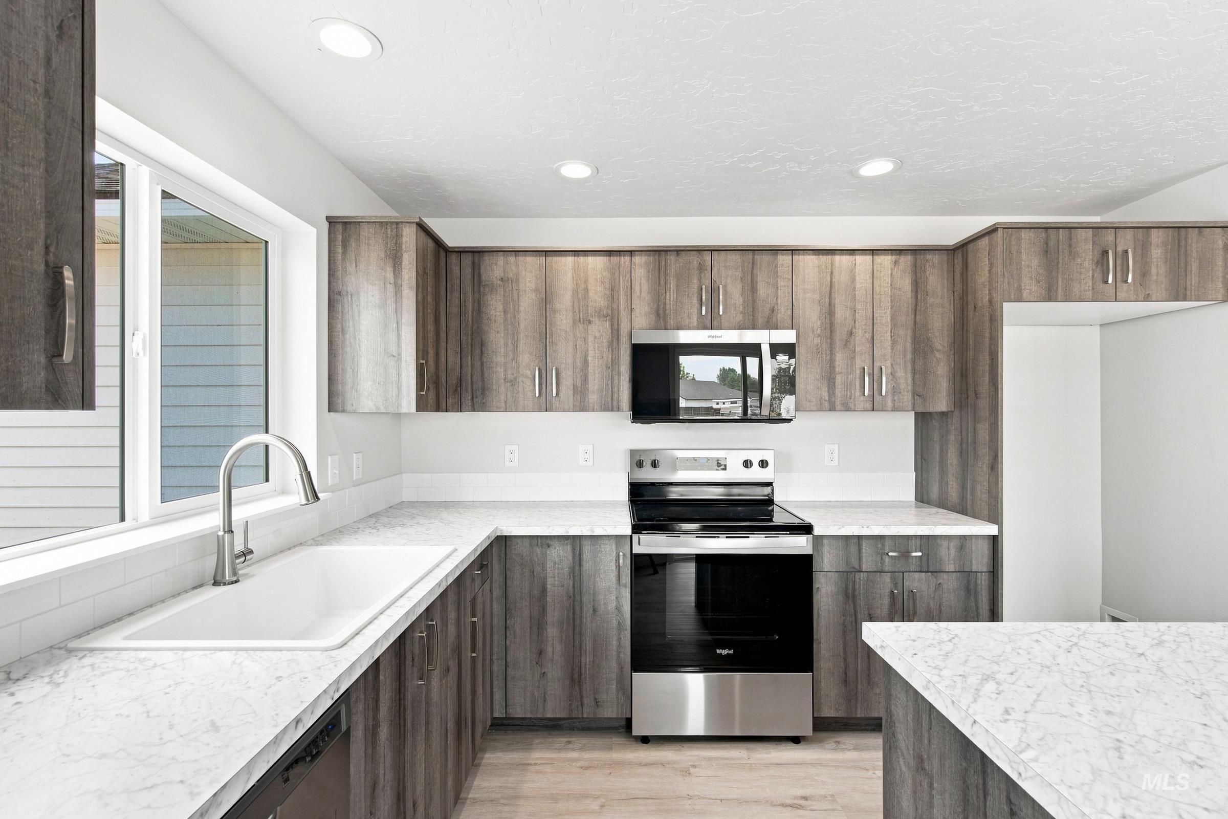 1680 Gyrfalcon St, Middleton, Idaho 83644, 4 Bedrooms, 2.5 Bathrooms, Residential For Sale, Price $444,990,MLS 98996100