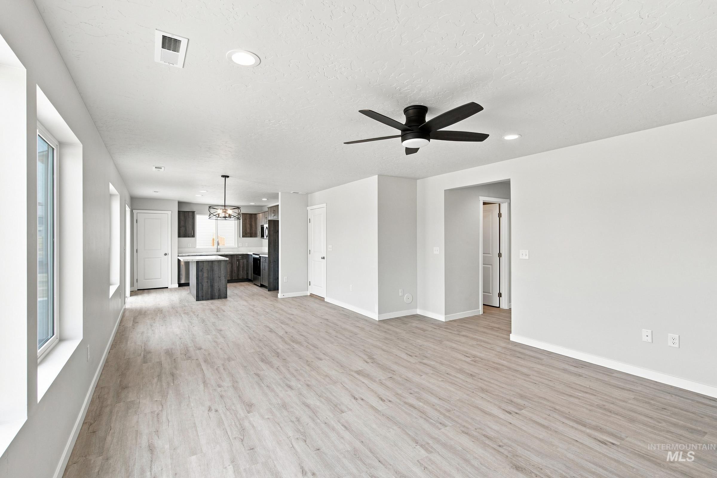 1680 Gyrfalcon St, Middleton, Idaho 83644, 4 Bedrooms, 2.5 Bathrooms, Residential For Sale, Price $444,990,MLS 98996100