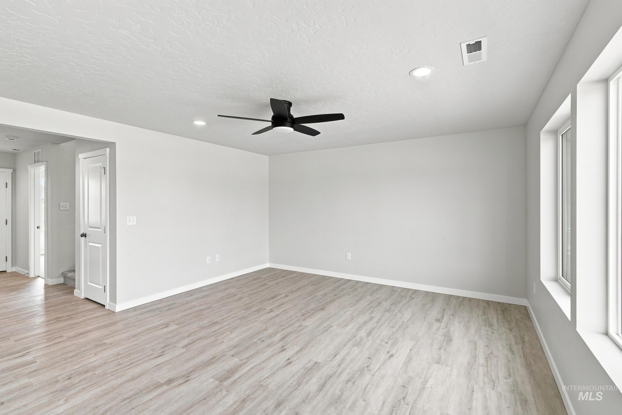 1680 Gyrfalcon St, Middleton, Idaho 83644, 4 Bedrooms, 2.5 Bathrooms, Residential For Sale, Price $444,990,MLS 98996100