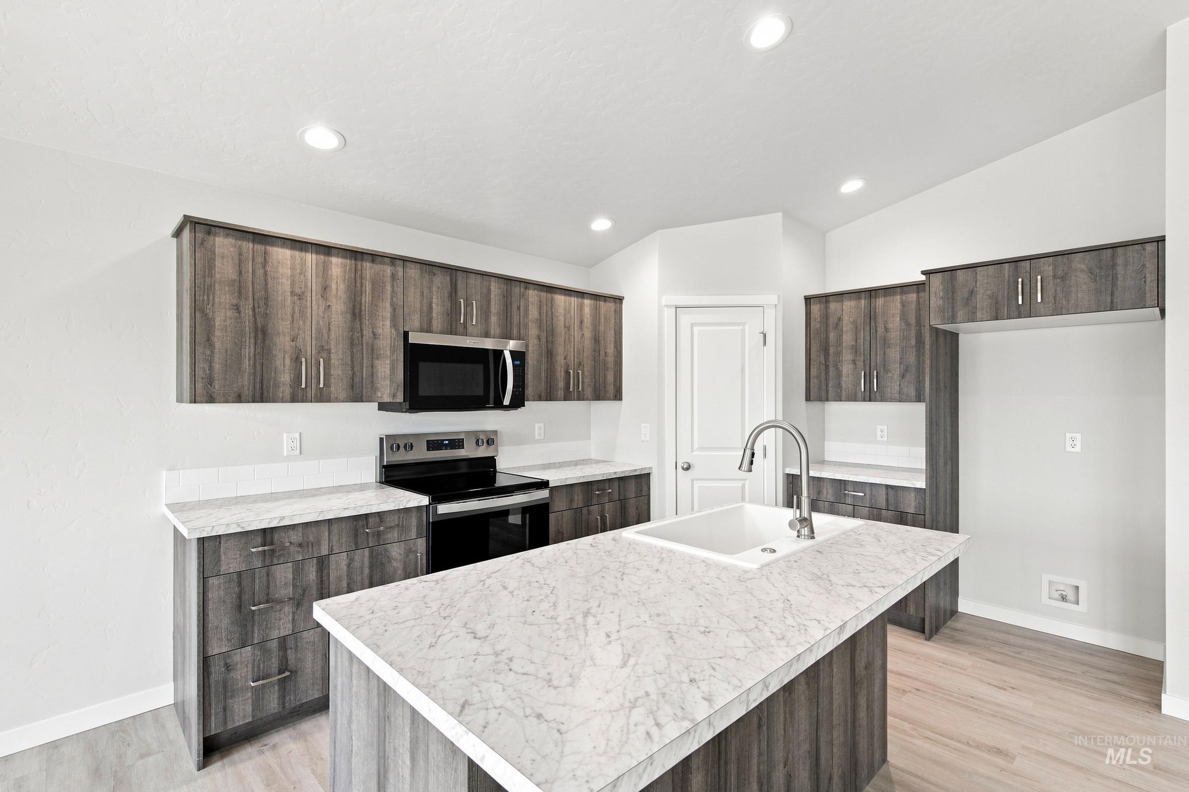 4405 Hewitt St, Caldwell, Idaho 83605, 3 Bedrooms, 2 Bathrooms, Residential For Sale, Price $429,990,MLS 98996109