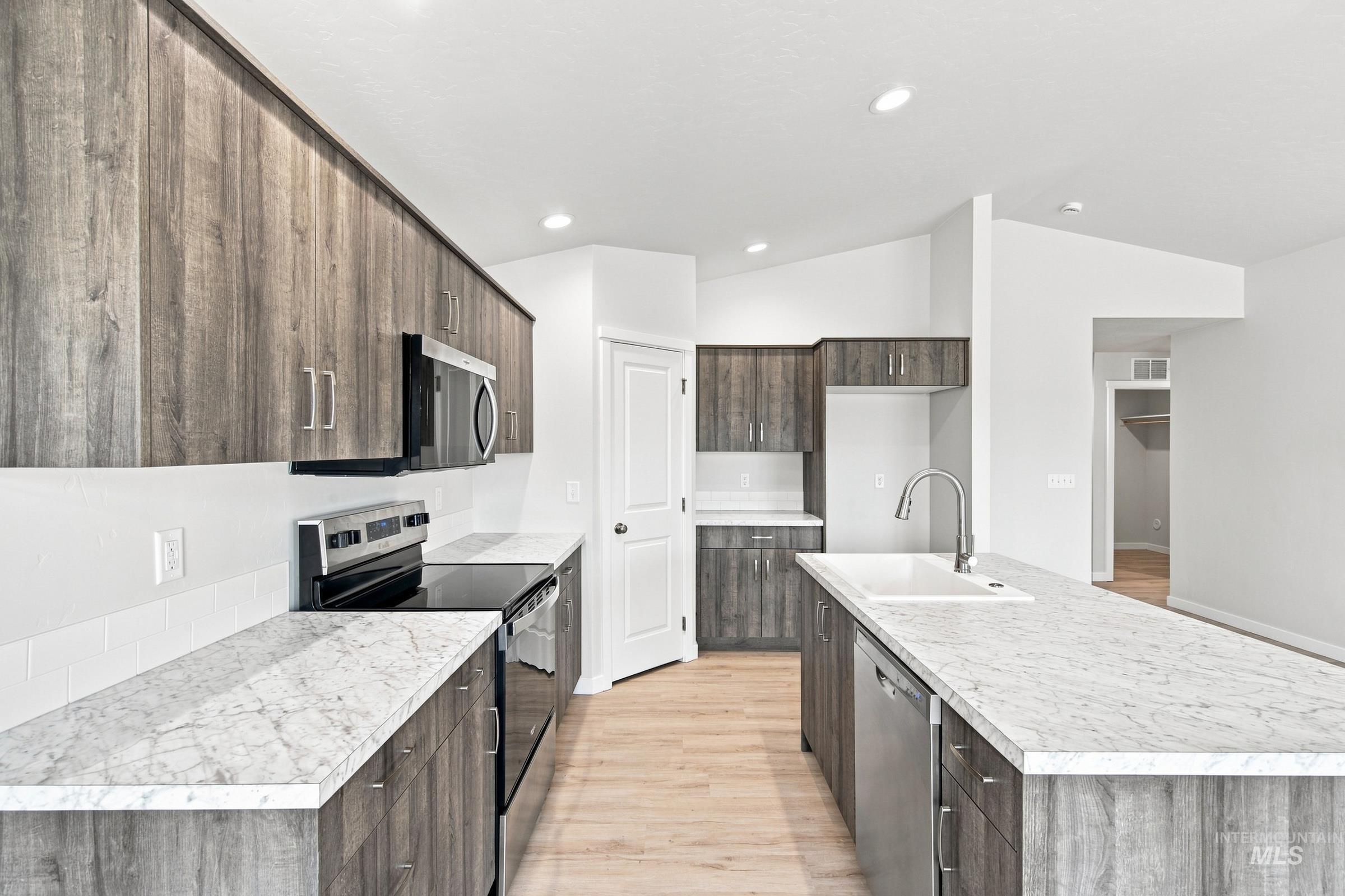 4405 Hewitt St, Caldwell, Idaho 83605, 3 Bedrooms, 2 Bathrooms, Residential For Sale, Price $429,990,MLS 98996109