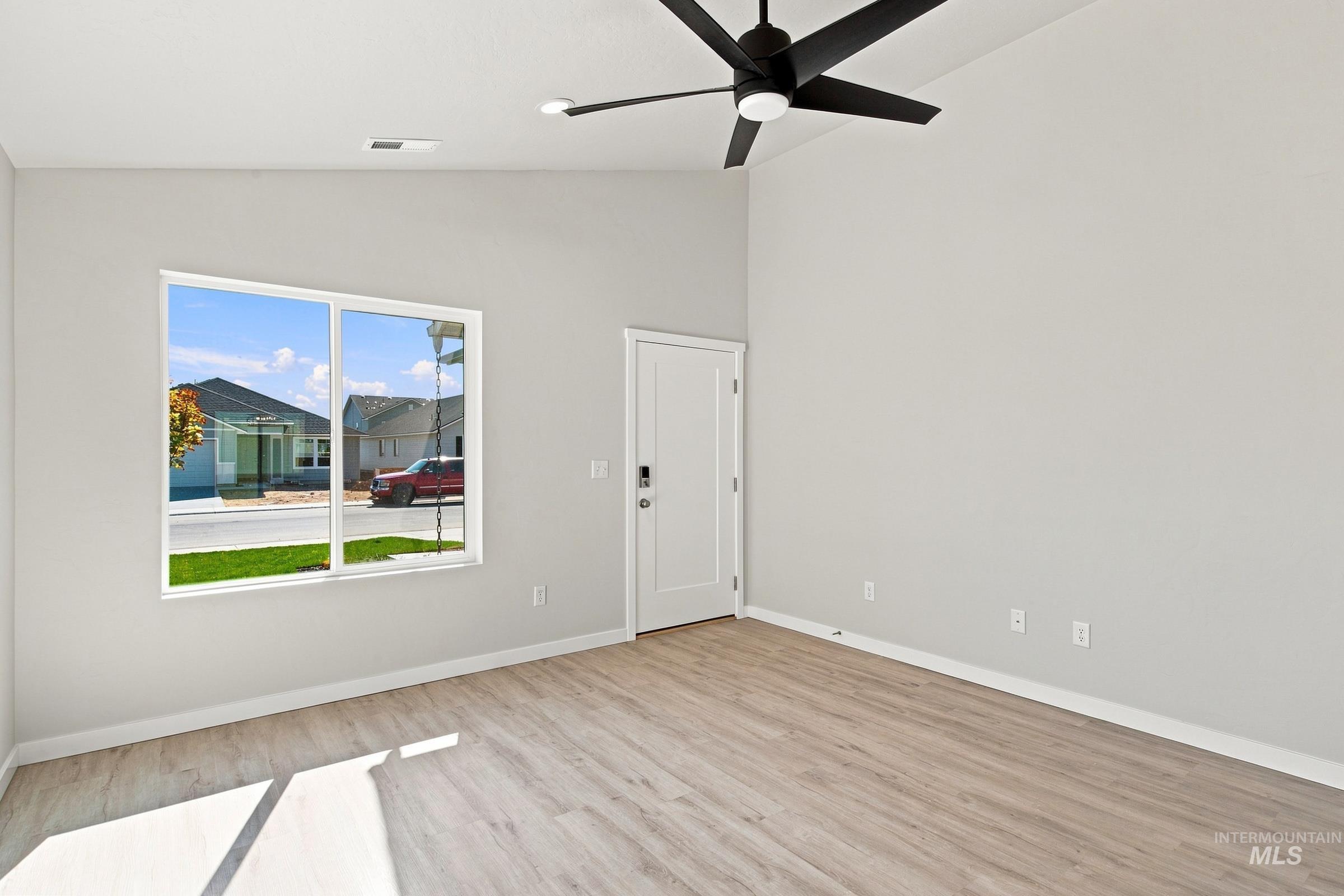 337 N Tideberry Ave, Kuna, Idaho 83634, 3 Bedrooms, 2 Bathrooms, Residential For Sale, Price $399,990,MLS 98996126