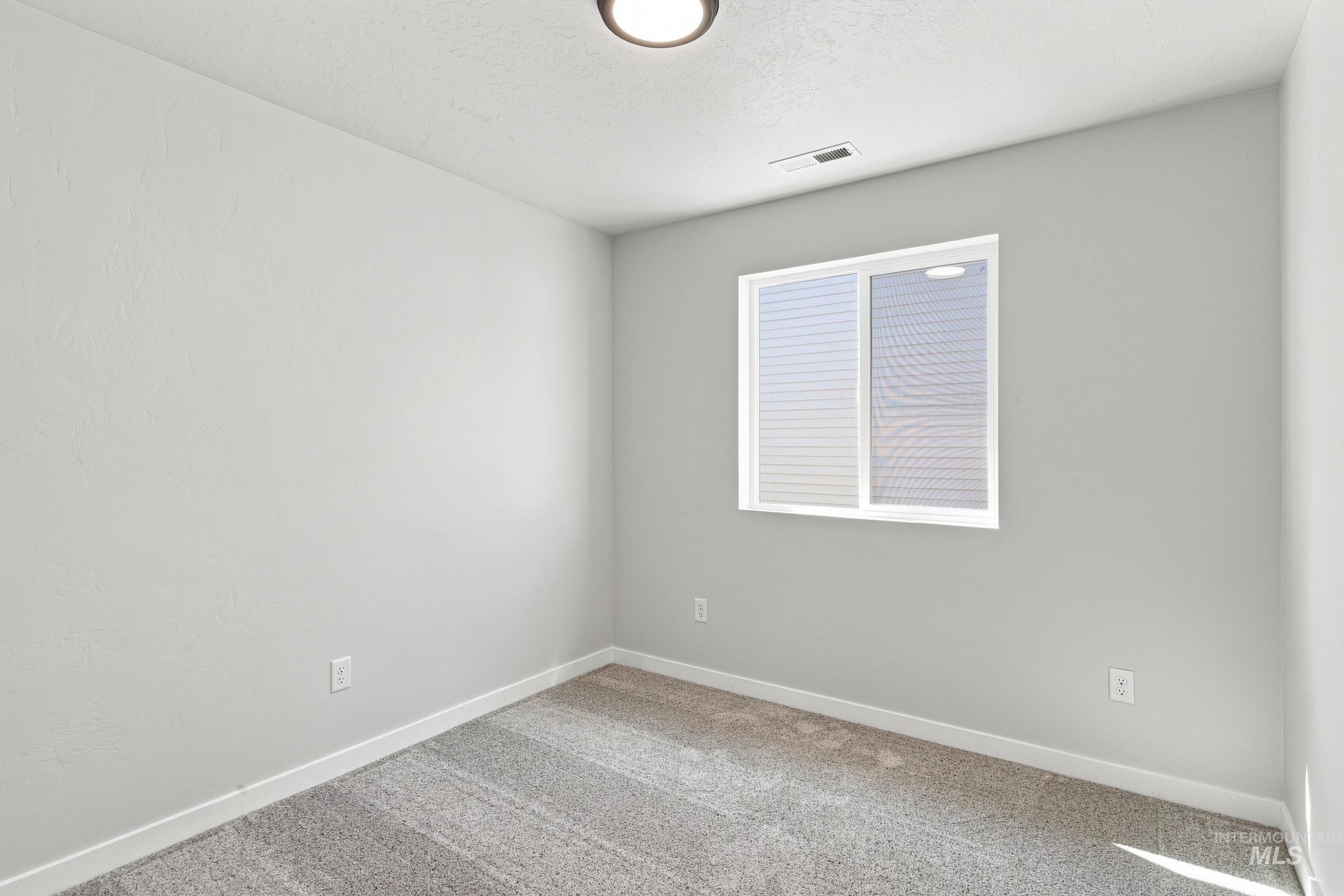 337 N Tideberry Ave, Kuna, Idaho 83634, 3 Bedrooms, 2 Bathrooms, Residential For Sale, Price $399,990,MLS 98996126