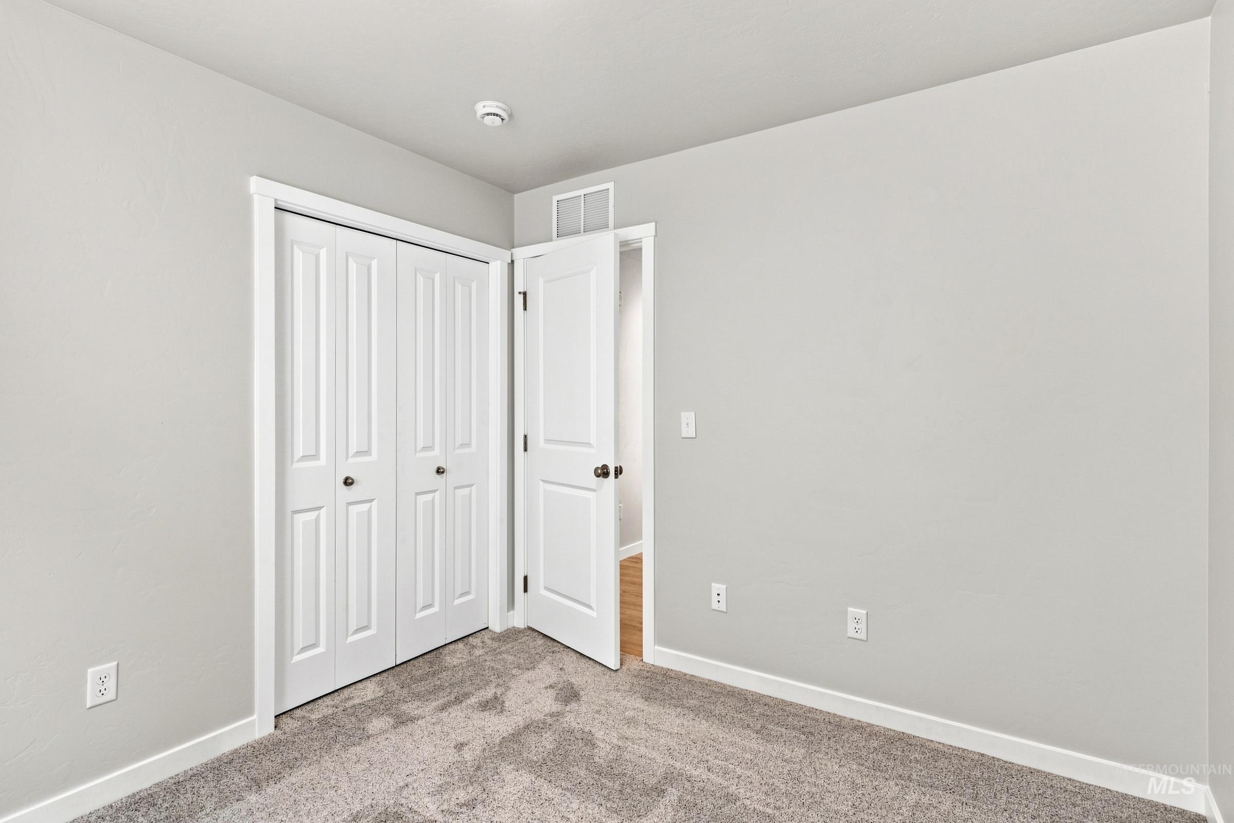 337 N Tideberry Ave, Kuna, Idaho 83634, 3 Bedrooms, 2 Bathrooms, Residential For Sale, Price $399,990,MLS 98996126