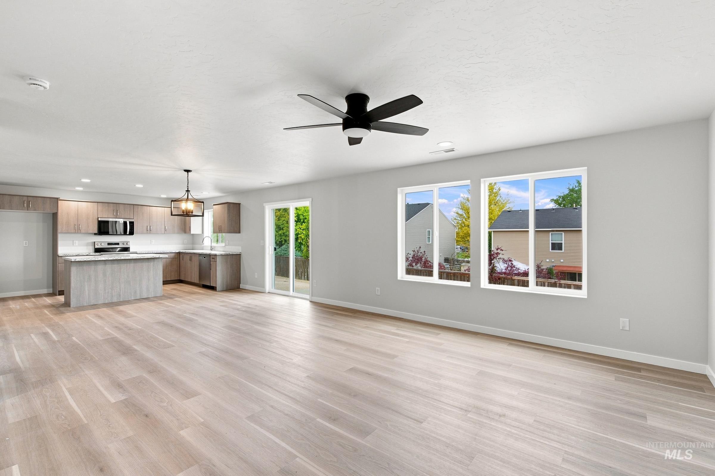 14080 Shiny Spruce St, Caldwell, Idaho 83607, 4 Bedrooms, 2.5 Bathrooms, Residential For Sale, Price $449,990,MLS 98996127