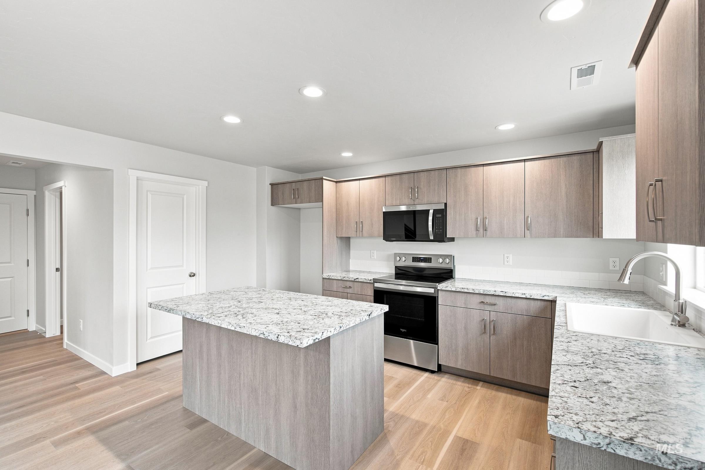 14080 Shiny Spruce St, Caldwell, Idaho 83607, 4 Bedrooms, 2.5 Bathrooms, Residential For Sale, Price $449,990,MLS 98996127