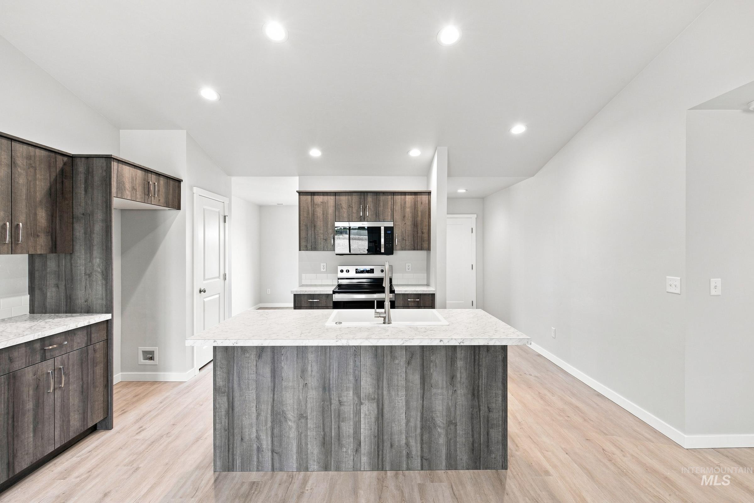 14113 Shiny Spruce St, Caldwell, Idaho 83607, 3 Bedrooms, 2 Bathrooms, Residential For Sale, Price $404,990,MLS 98996129