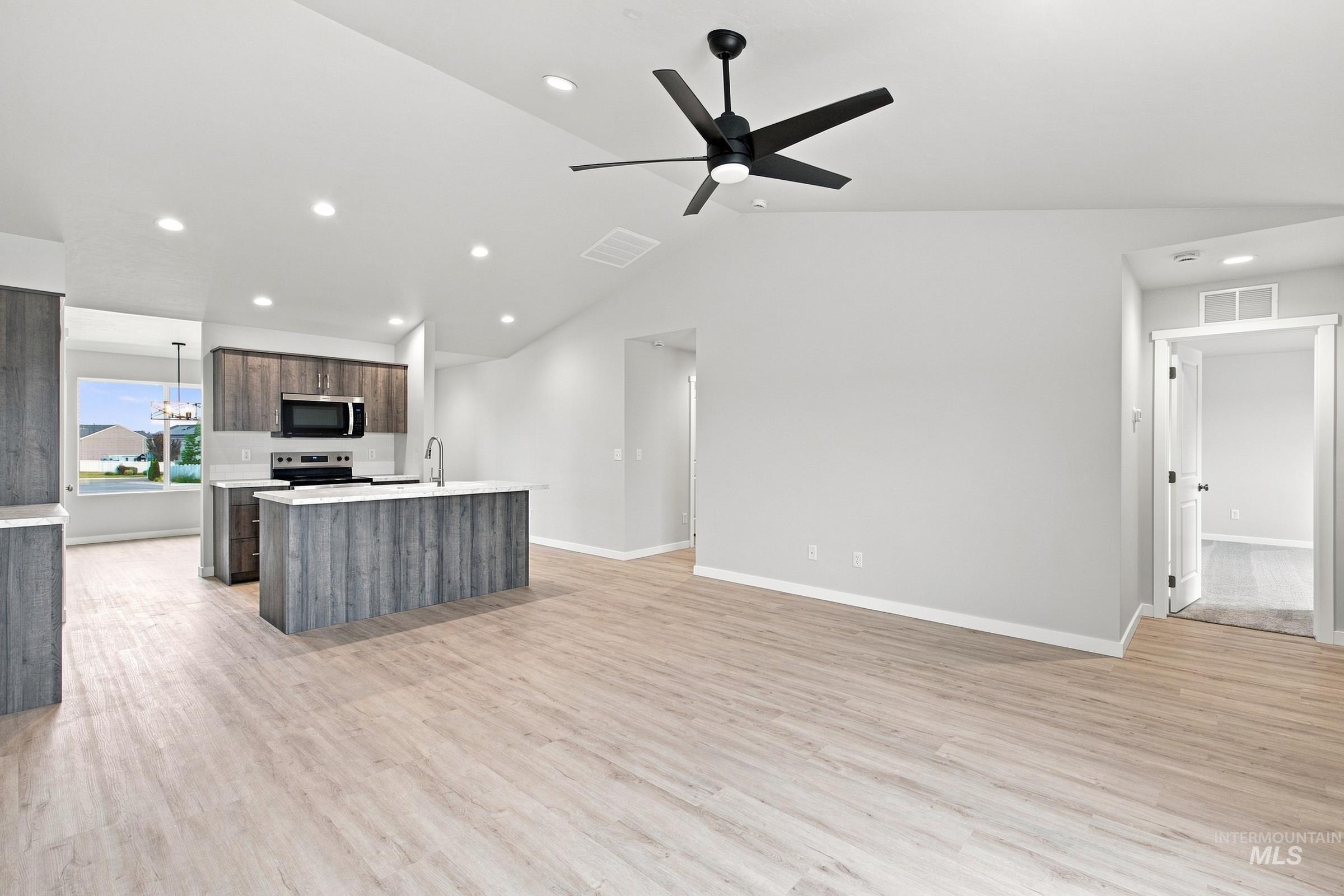 14113 Shiny Spruce St, Caldwell, Idaho 83607, 3 Bedrooms, 2 Bathrooms, Residential For Sale, Price $404,990,MLS 98996129