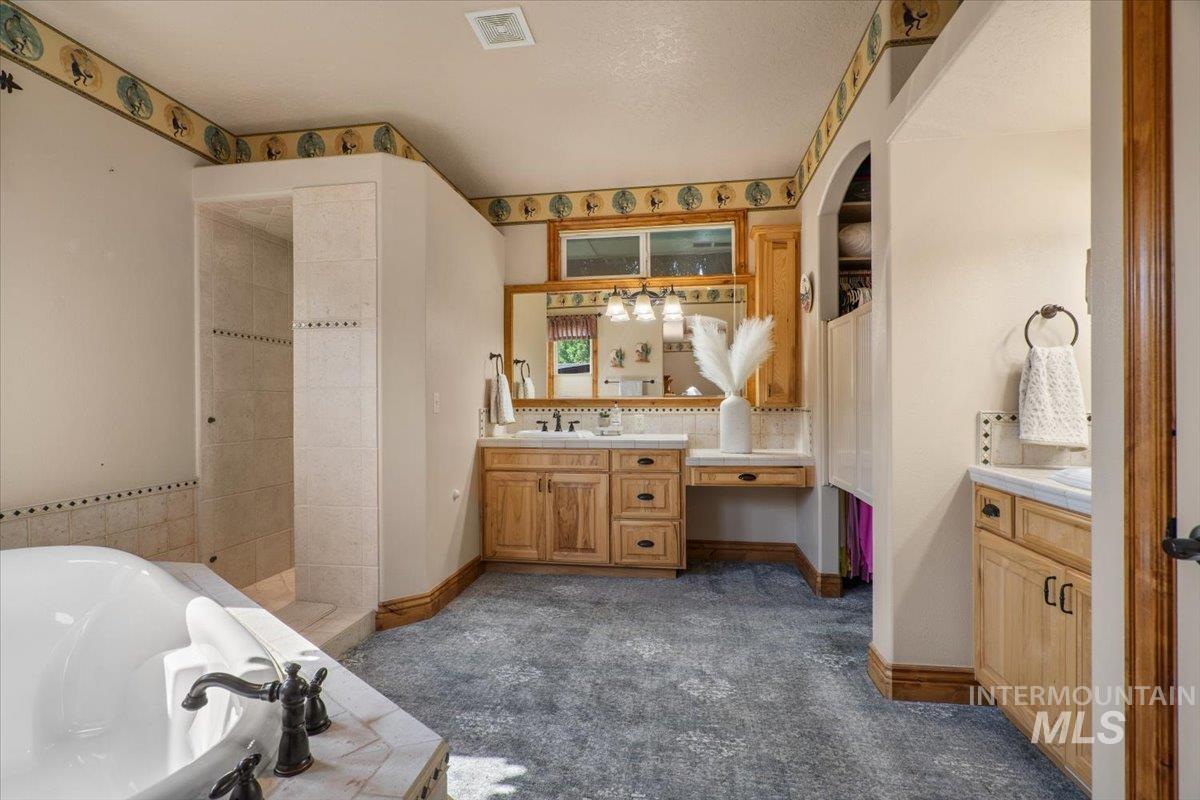 238 E Burney Glen Dr, Meridian, Idaho 83646, 2 Bedrooms, 2 Bathrooms, Residential For Sale, Price $599,900,MLS 98996146