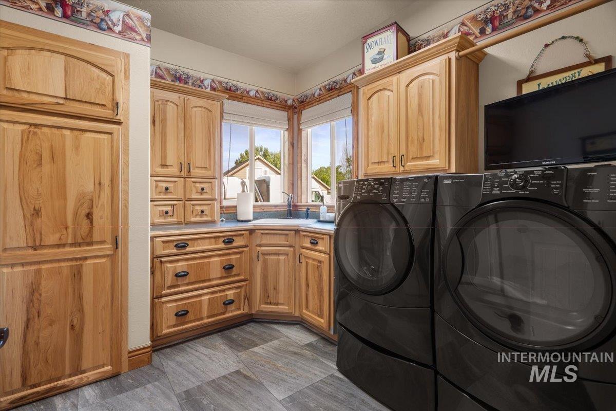 238 E Burney Glen Dr, Meridian, Idaho 83646, 2 Bedrooms, 2 Bathrooms, Residential For Sale, Price $599,900,MLS 98996146