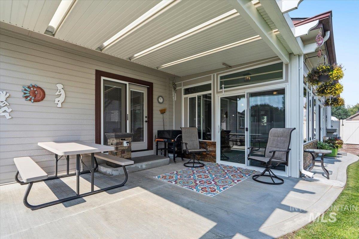 238 E Burney Glen Dr, Meridian, Idaho 83646, 2 Bedrooms, 2 Bathrooms, Residential For Sale, Price $599,900,MLS 98996146