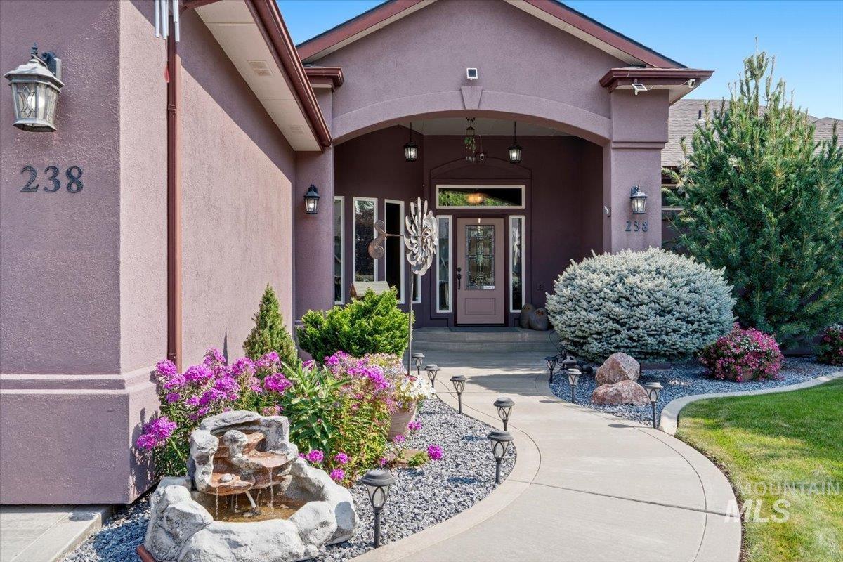 238 E Burney Glen Dr, Meridian, Idaho 83646, 2 Bedrooms, 2 Bathrooms, Residential For Sale, Price $599,900,MLS 98996146