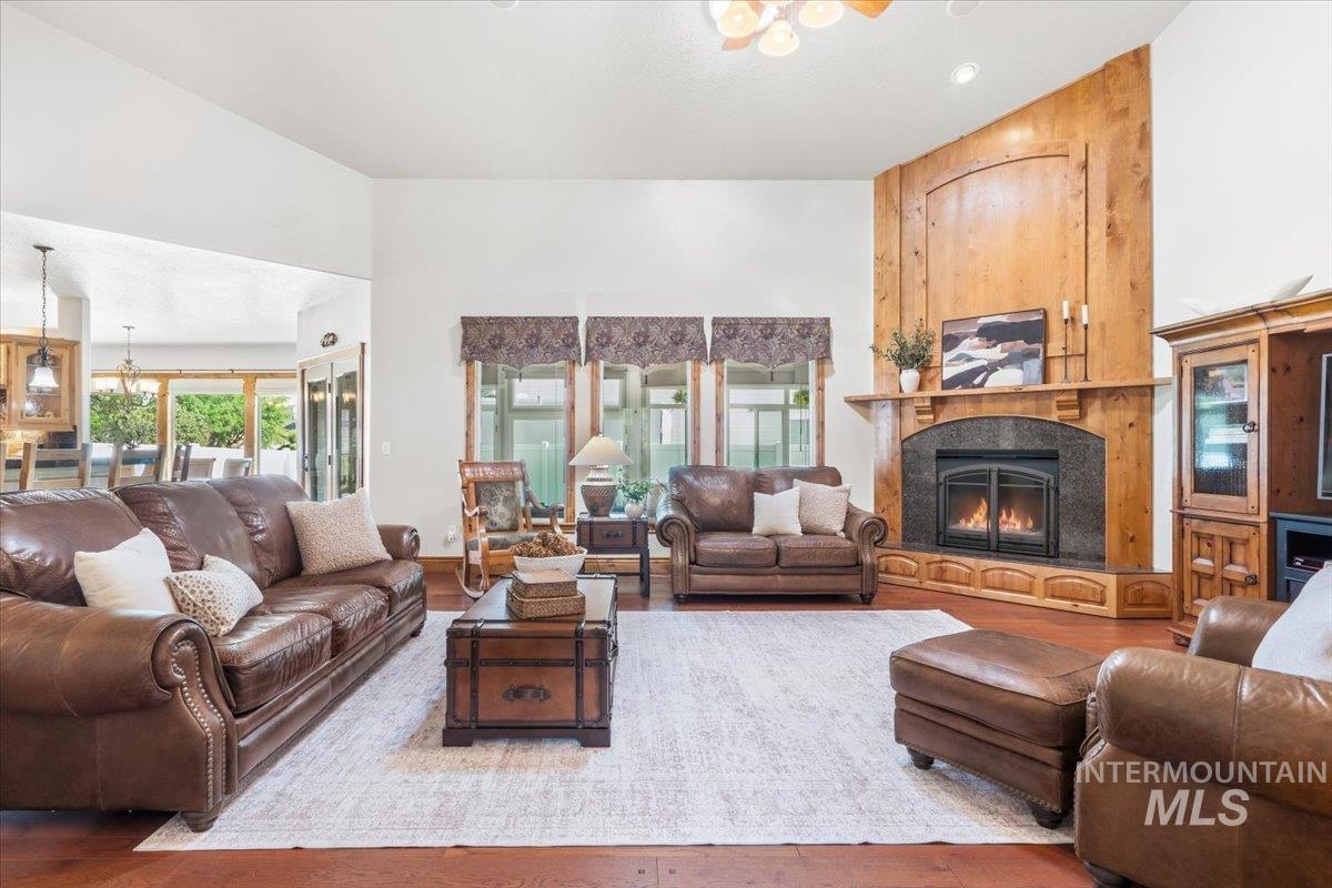 238 E Burney Glen Dr, Meridian, Idaho 83646, 2 Bedrooms, 2 Bathrooms, Residential For Sale, Price $599,900,MLS 98996146
