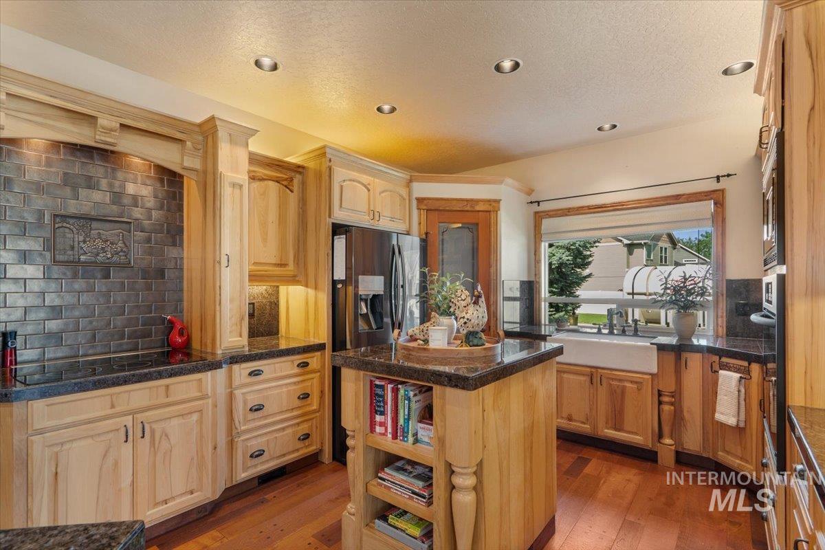 238 E Burney Glen Dr, Meridian, Idaho 83646, 2 Bedrooms, 2 Bathrooms, Residential For Sale, Price $599,900,MLS 98996146
