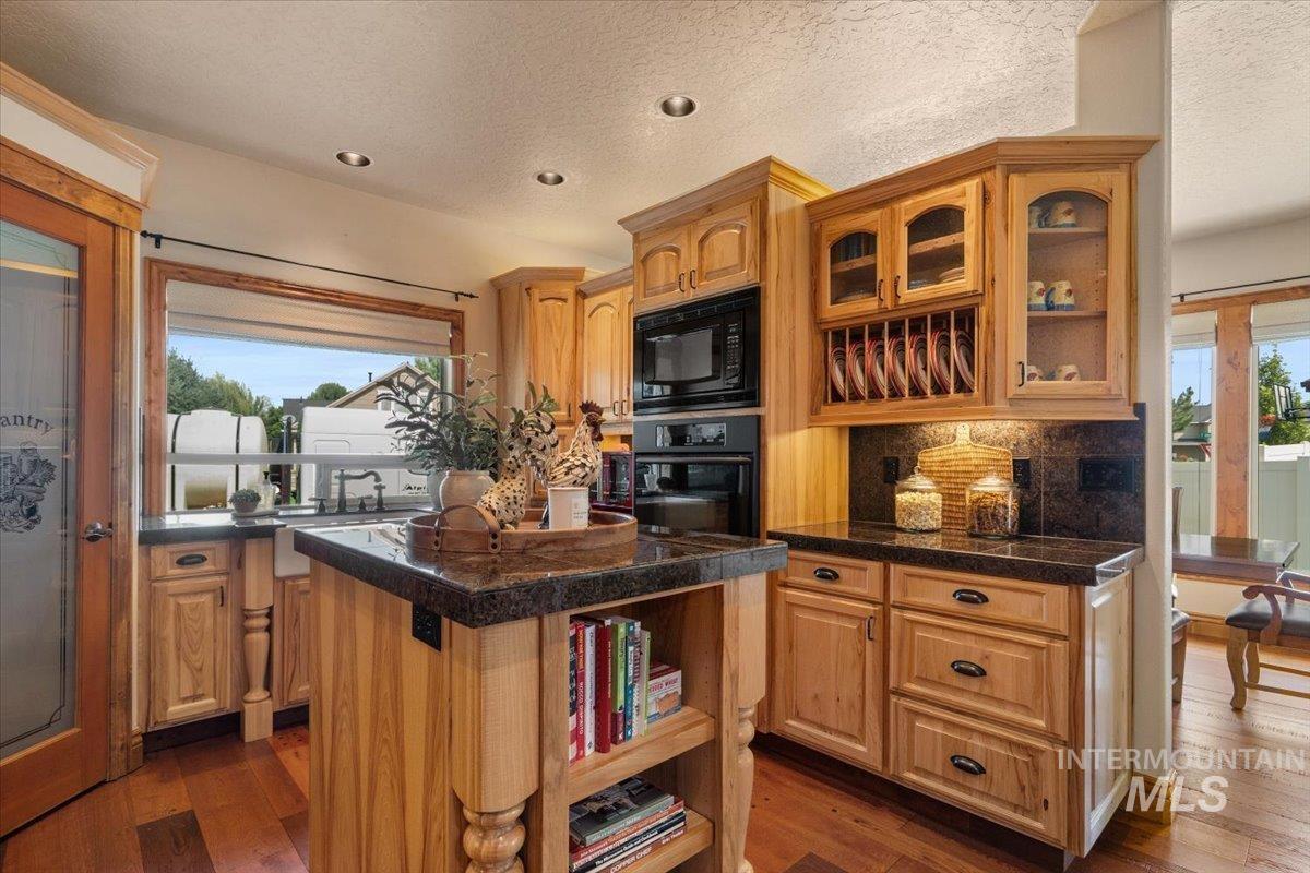 238 E Burney Glen Dr, Meridian, Idaho 83646, 2 Bedrooms, 2 Bathrooms, Residential For Sale, Price $599,900,MLS 98996146