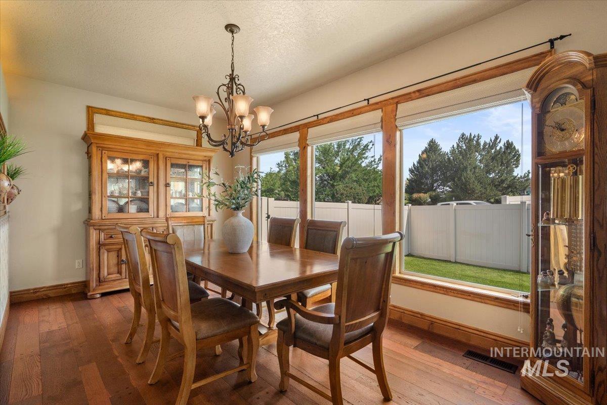 238 E Burney Glen Dr, Meridian, Idaho 83646, 2 Bedrooms, 2 Bathrooms, Residential For Sale, Price $599,900,MLS 98996146