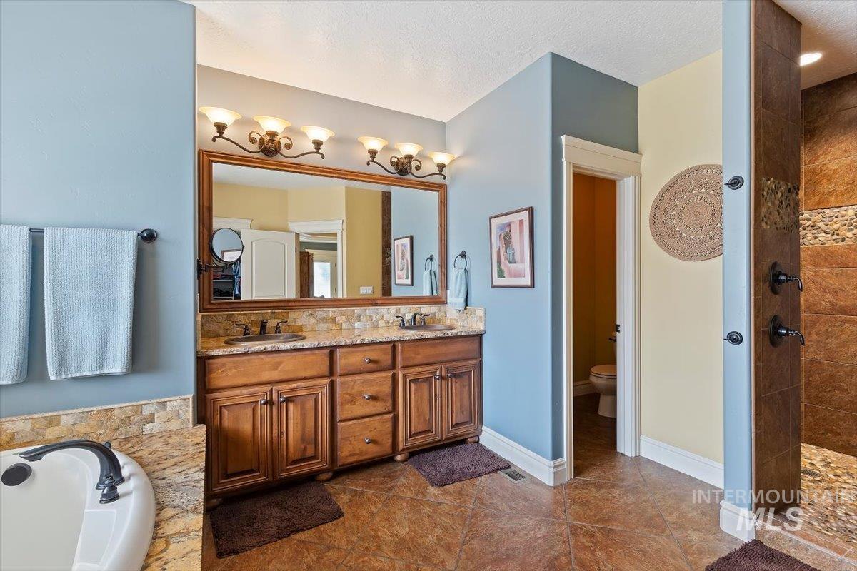 3910 S Tavistock Place, Meridian, Idaho 83642, 3 Bedrooms, 2.5 Bathrooms, Residential For Sale, Price $845,000,MLS 98996192
