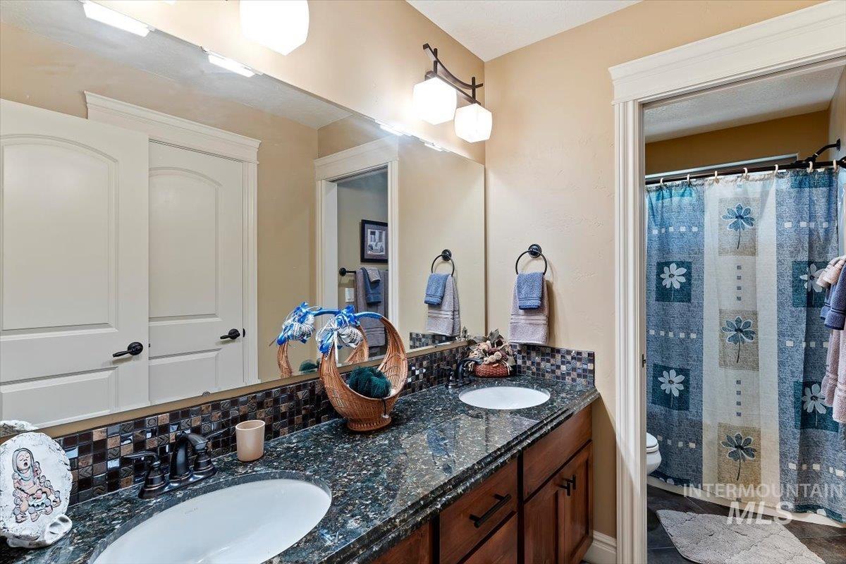 3910 S Tavistock Place, Meridian, Idaho 83642, 3 Bedrooms, 2.5 Bathrooms, Residential For Sale, Price $845,000,MLS 98996192