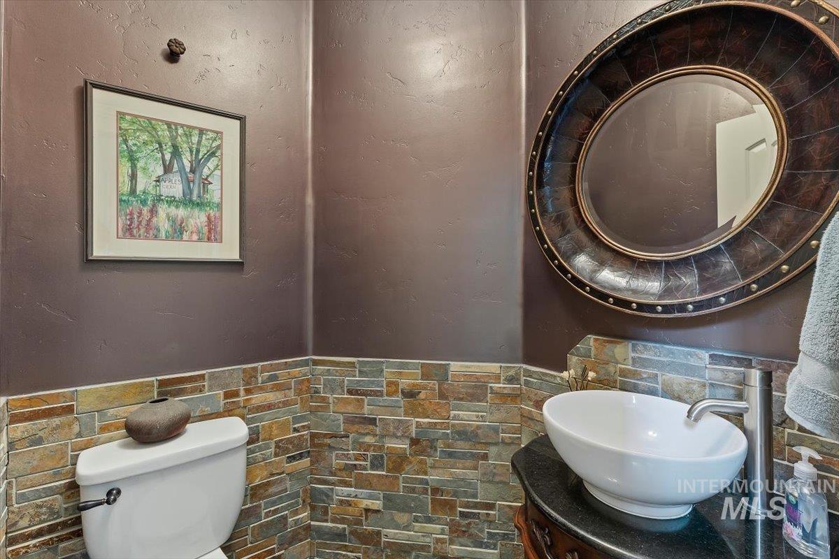 3910 S Tavistock Place, Meridian, Idaho 83642, 3 Bedrooms, 2.5 Bathrooms, Residential For Sale, Price $845,000,MLS 98996192