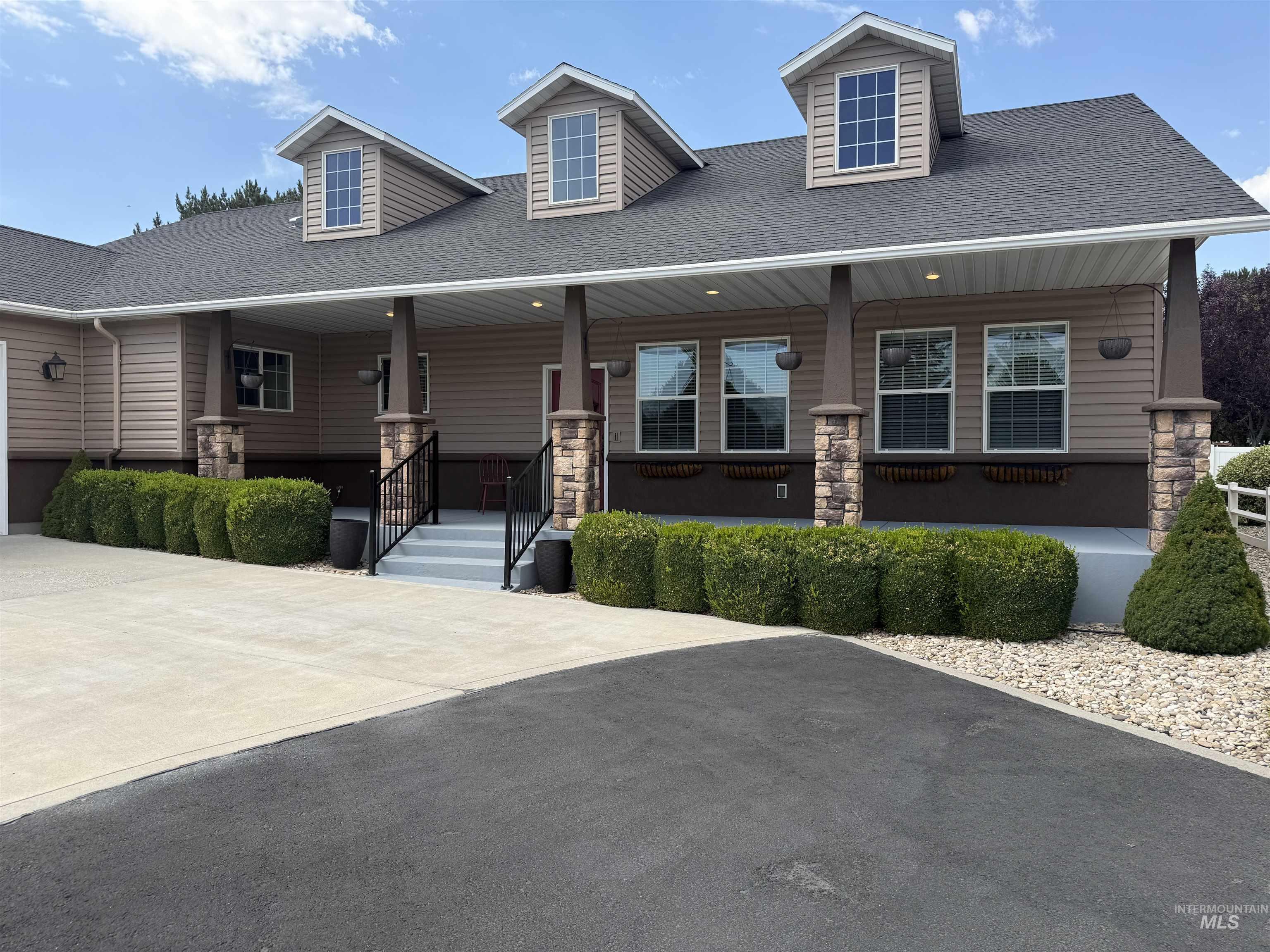 2132 Candleridge Dr., Twin Falls, Idaho 83301, 4 Bedrooms, 2.5 Bathrooms, Residential For Sale, Price $545,000,MLS 98996195