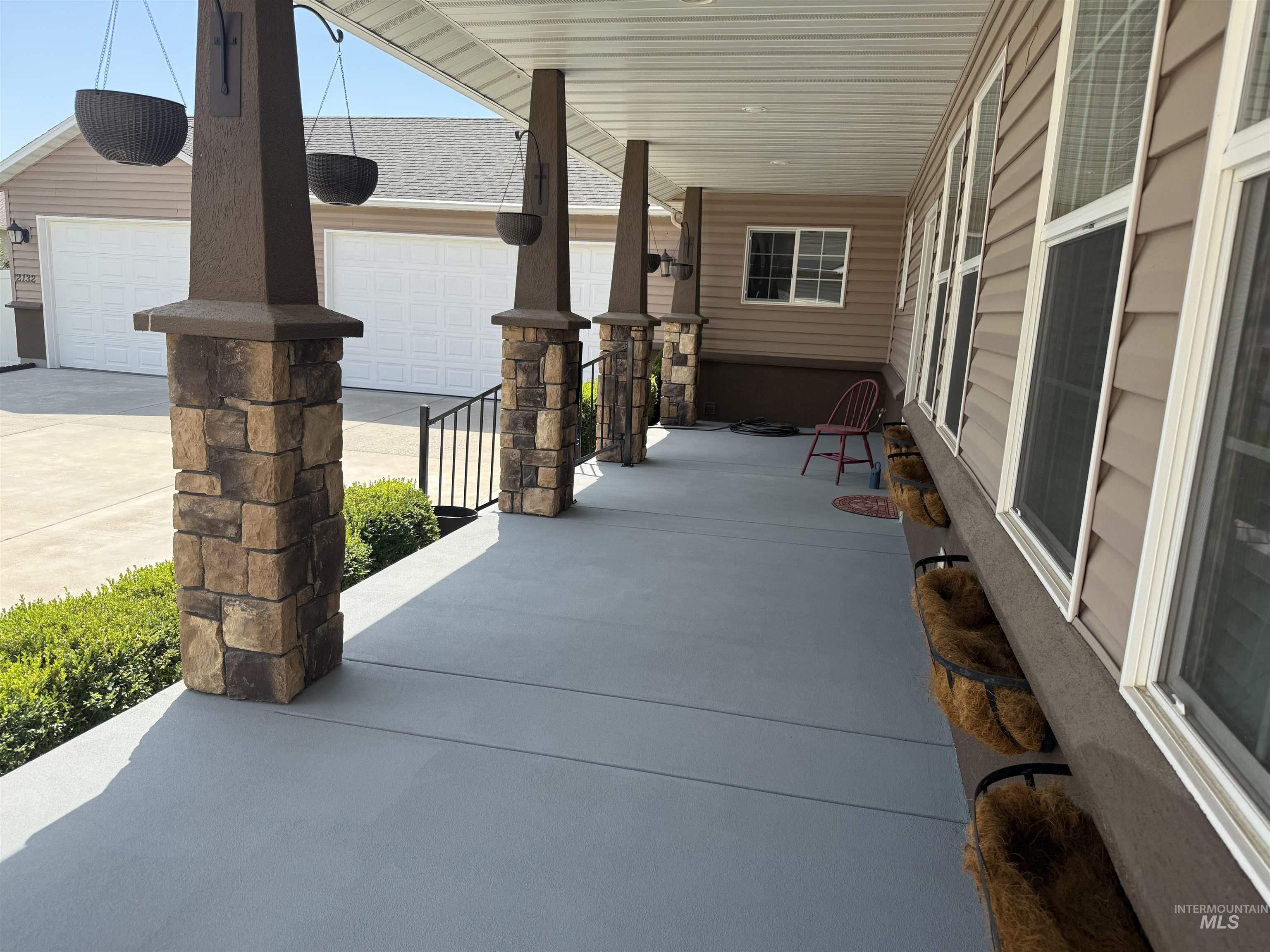 2132 Candleridge Dr., Twin Falls, Idaho 83301, 4 Bedrooms, 2.5 Bathrooms, Residential For Sale, Price $545,000,MLS 98996195