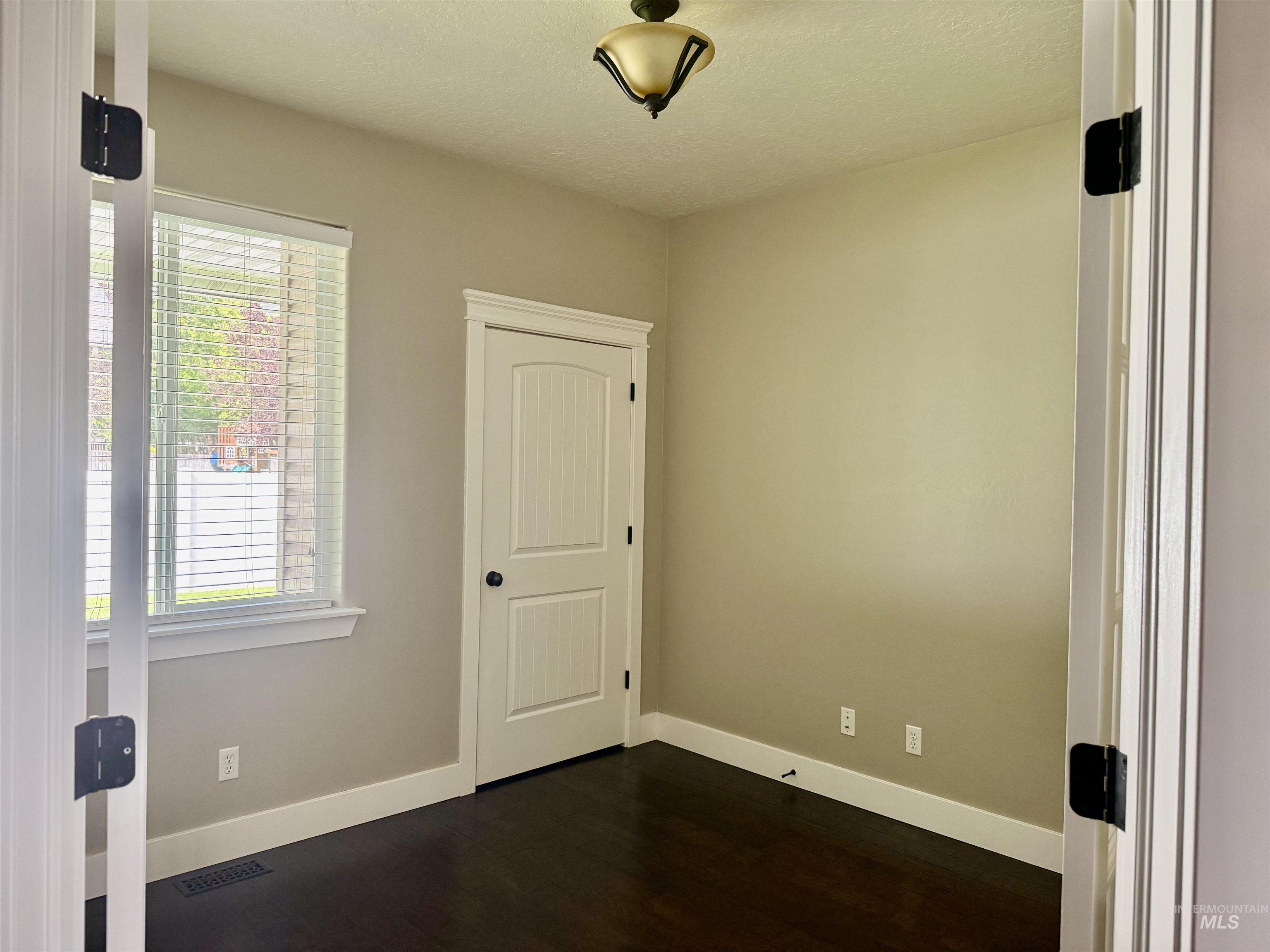2132 Candleridge Dr., Twin Falls, Idaho 83301, 4 Bedrooms, 2.5 Bathrooms, Residential For Sale, Price $545,000,MLS 98996195