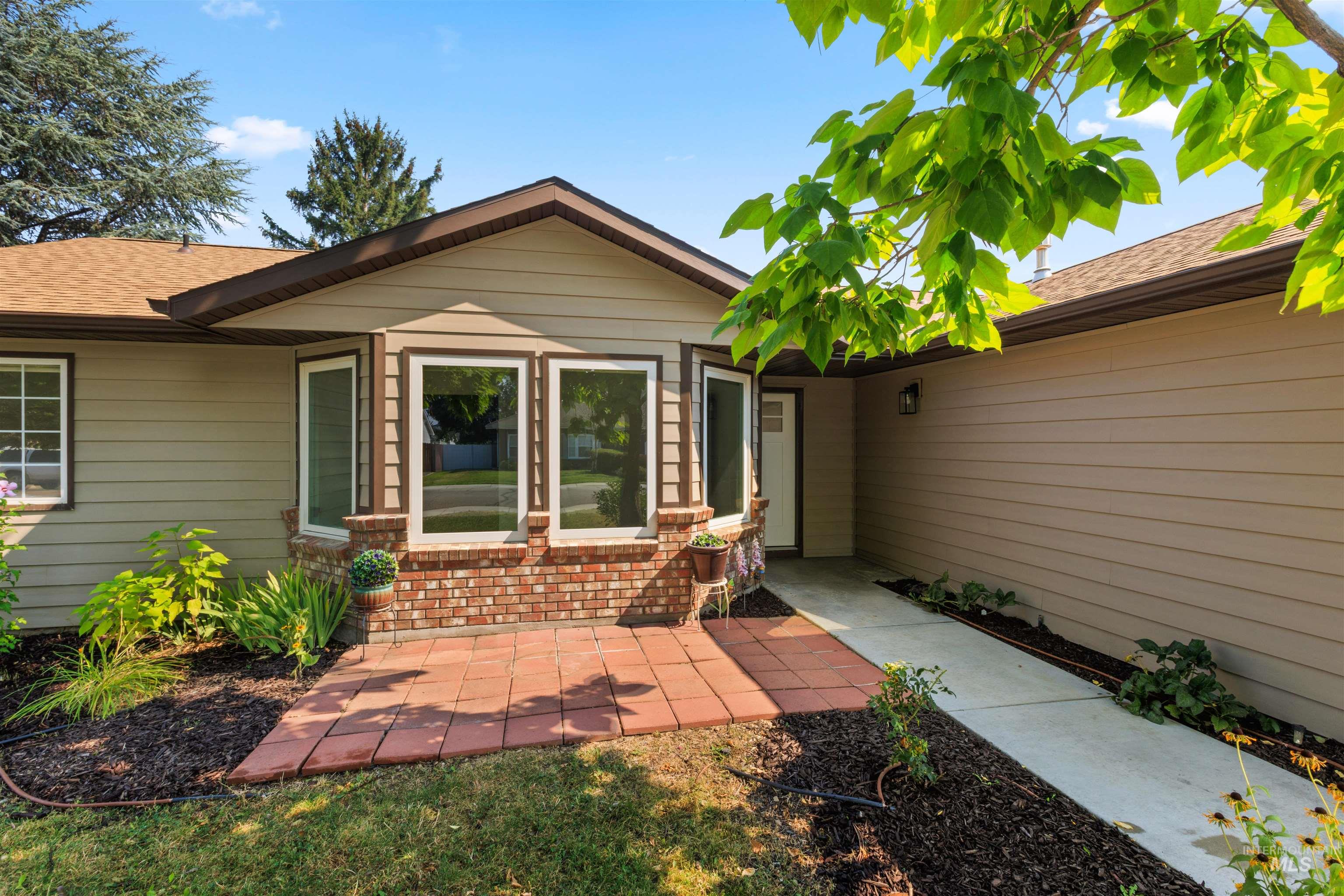 680 W Applegate St, Meridian, Idaho 83642, 4 Bedrooms, 2 Bathrooms, Residential For Sale, Price $514,888,MLS 98996222