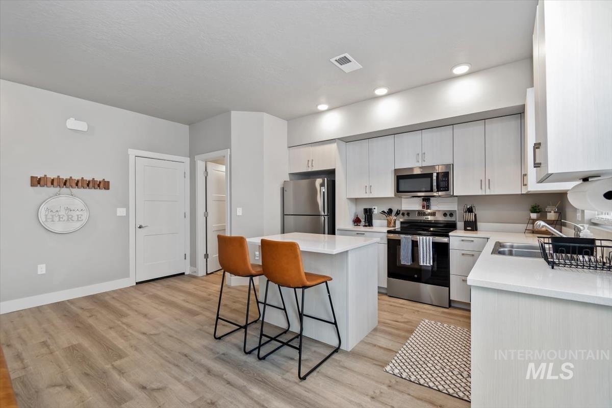 2759 W Palouse St, Boise, Idaho 83705, 3 Bedrooms, 2.5 Bathrooms, Rental For Rent, Price $2,600,MLS 98996225