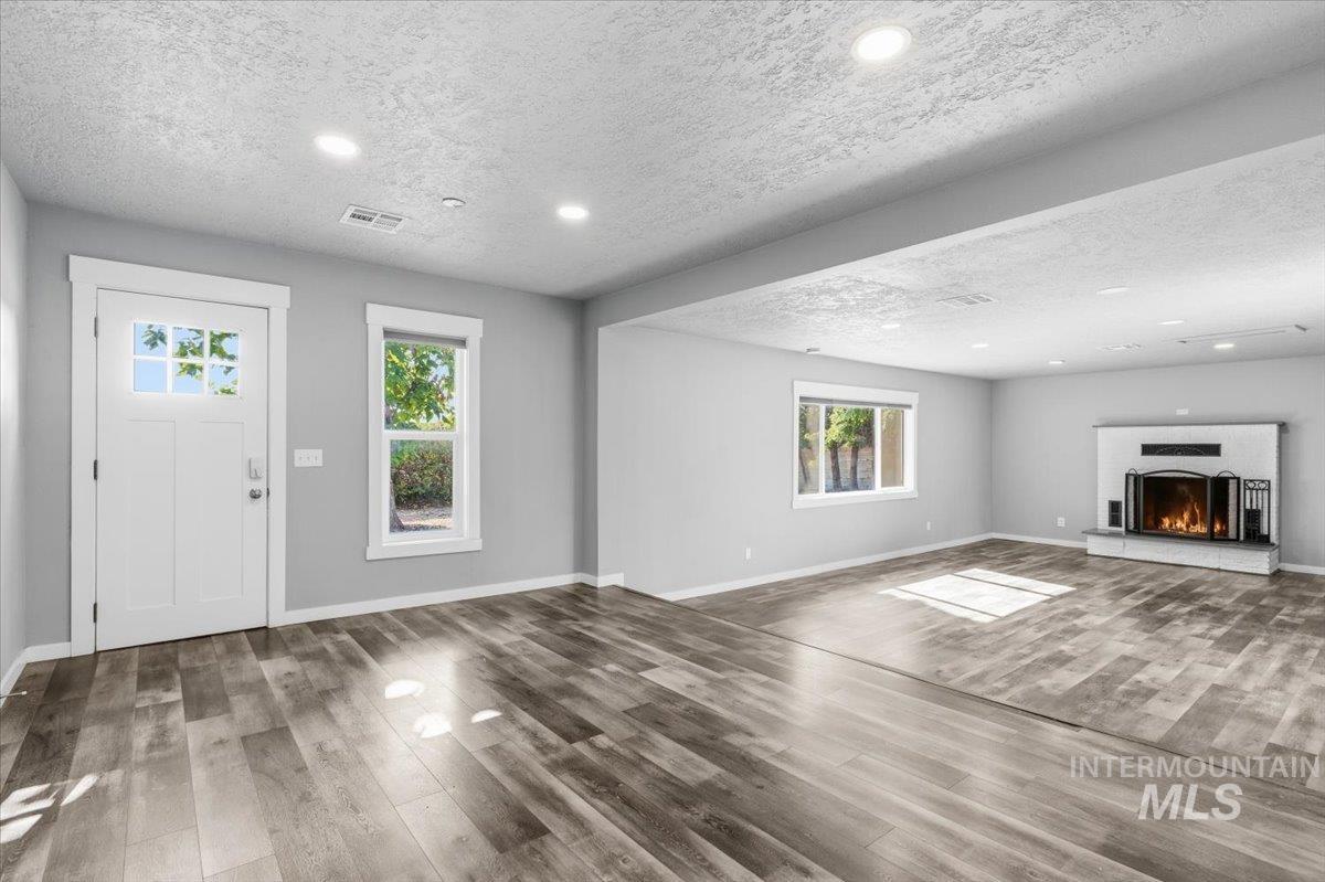 3029 N Maple Grove Rd, Boise, Idaho 83704, 3 Bedrooms, 2 Bathrooms, Residential Income For Sale, Price $499,000, 98996233