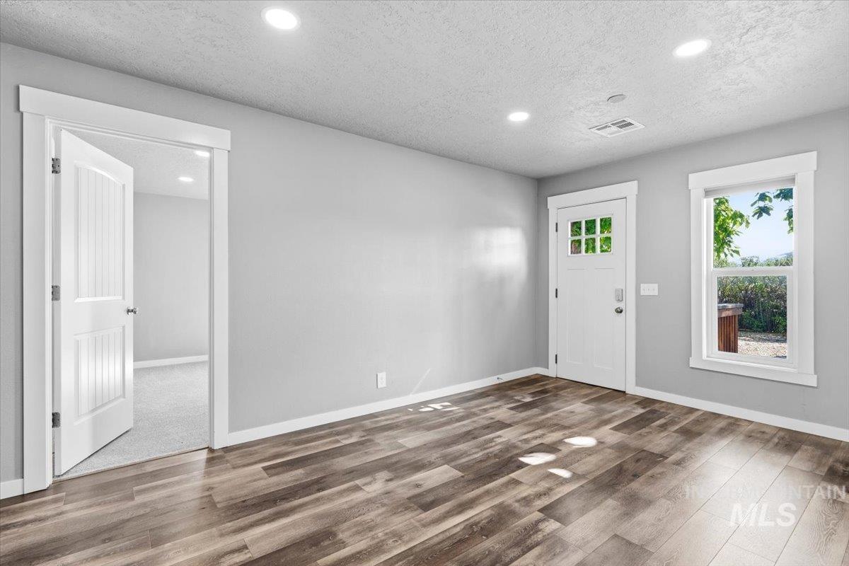 3029 N Maple Grove Rd, Boise, Idaho 83704, 3 Bedrooms, 2 Bathrooms, Residential Income For Sale, Price $499,000, 98996233