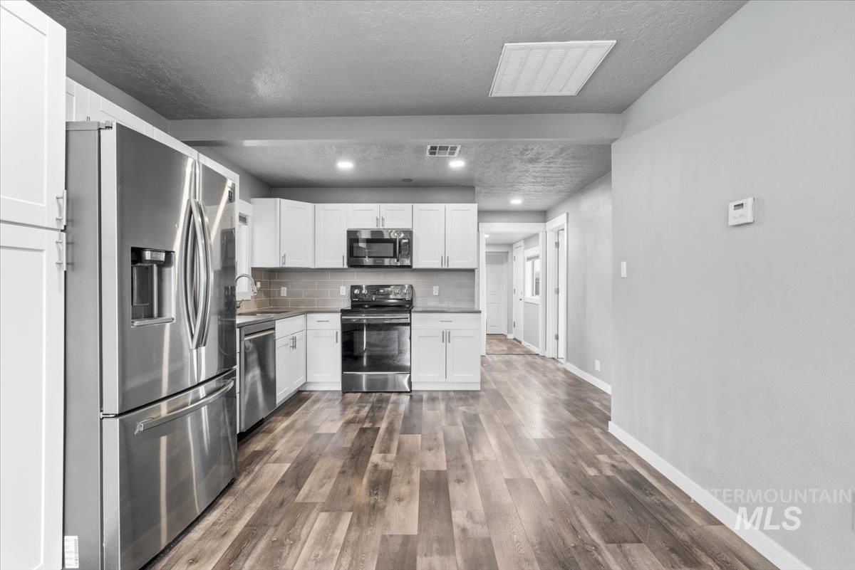 3029 N Maple Grove Rd, Boise, Idaho 83704, 3 Bedrooms, 2 Bathrooms, Residential Income For Sale, Price $499,000, 98996233