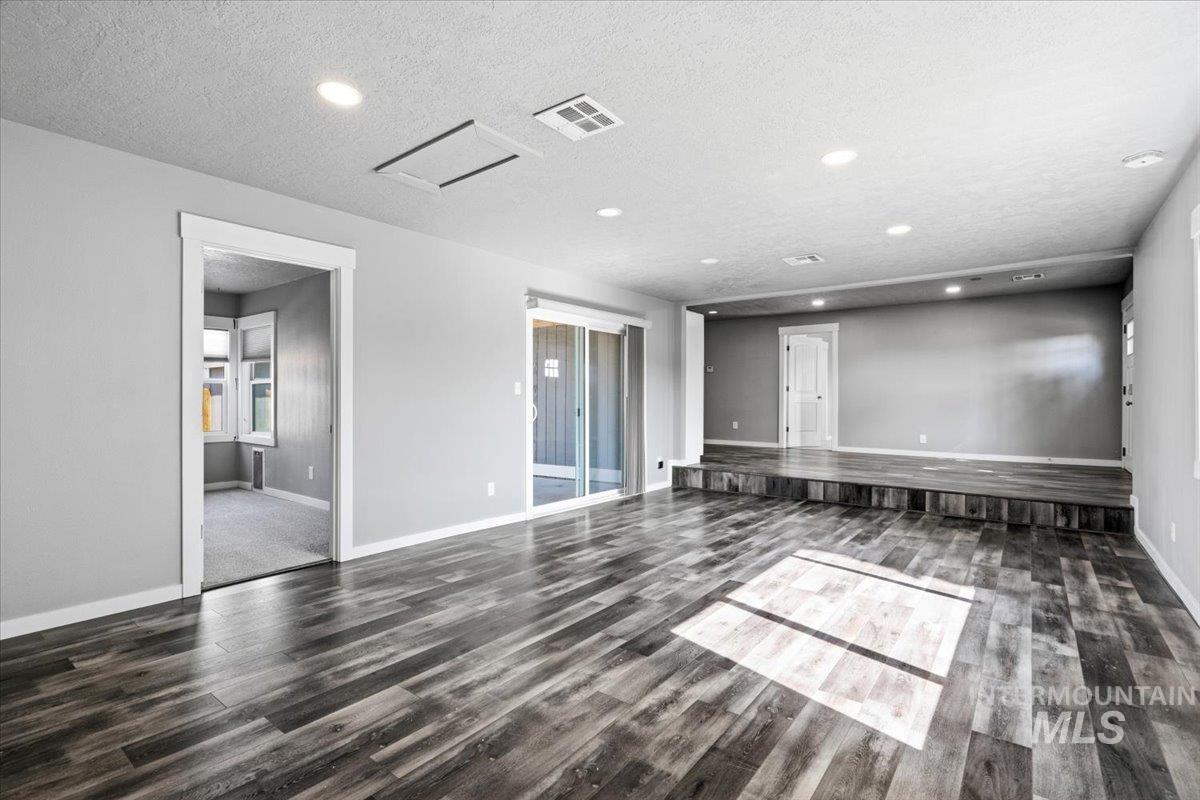 3029 N Maple Grove Rd, Boise, Idaho 83704, 3 Bedrooms, 2 Bathrooms, Residential Income For Sale, Price $499,000, 98996233