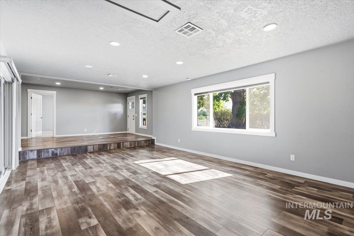 3029 N Maple Grove Rd, Boise, Idaho 83704, 3 Bedrooms, 2 Bathrooms, Residential Income For Sale, Price $499,000, 98996233
