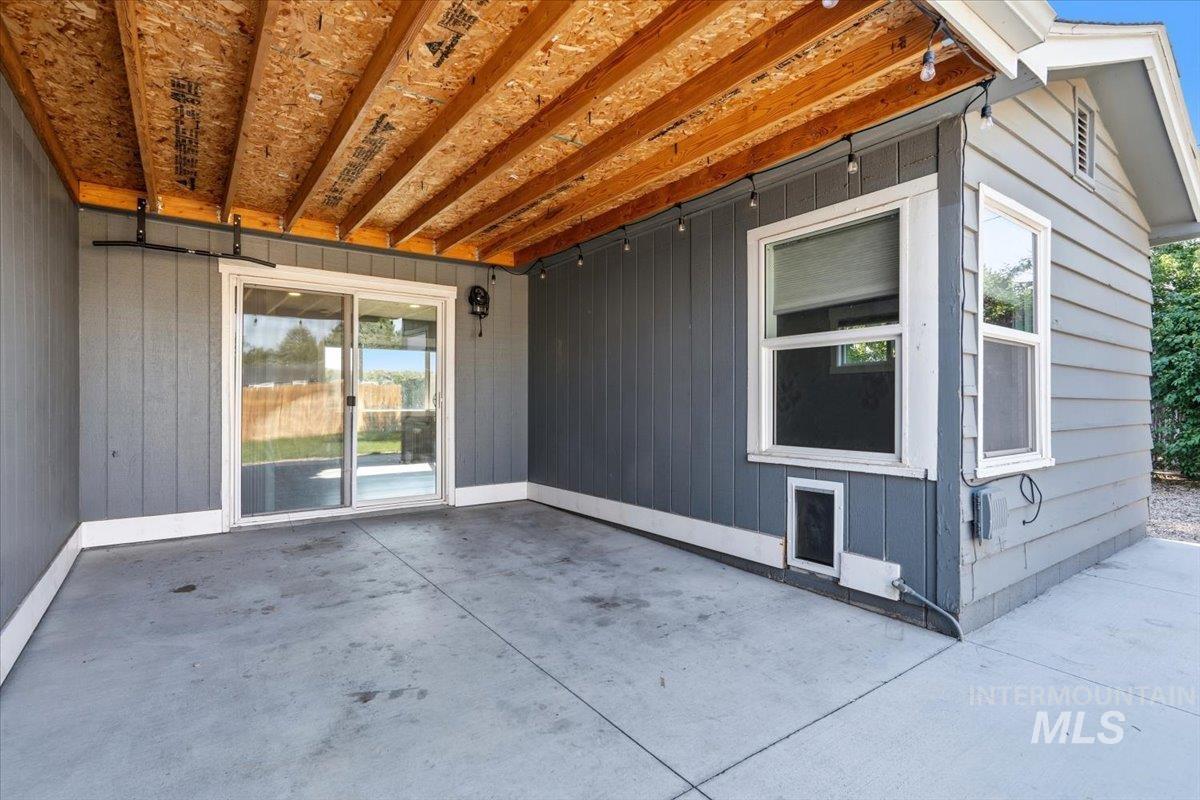 3029 N Maple Grove Rd, Boise, Idaho 83704, 3 Bedrooms, 2 Bathrooms, Residential Income For Sale, Price $499,000, 98996233