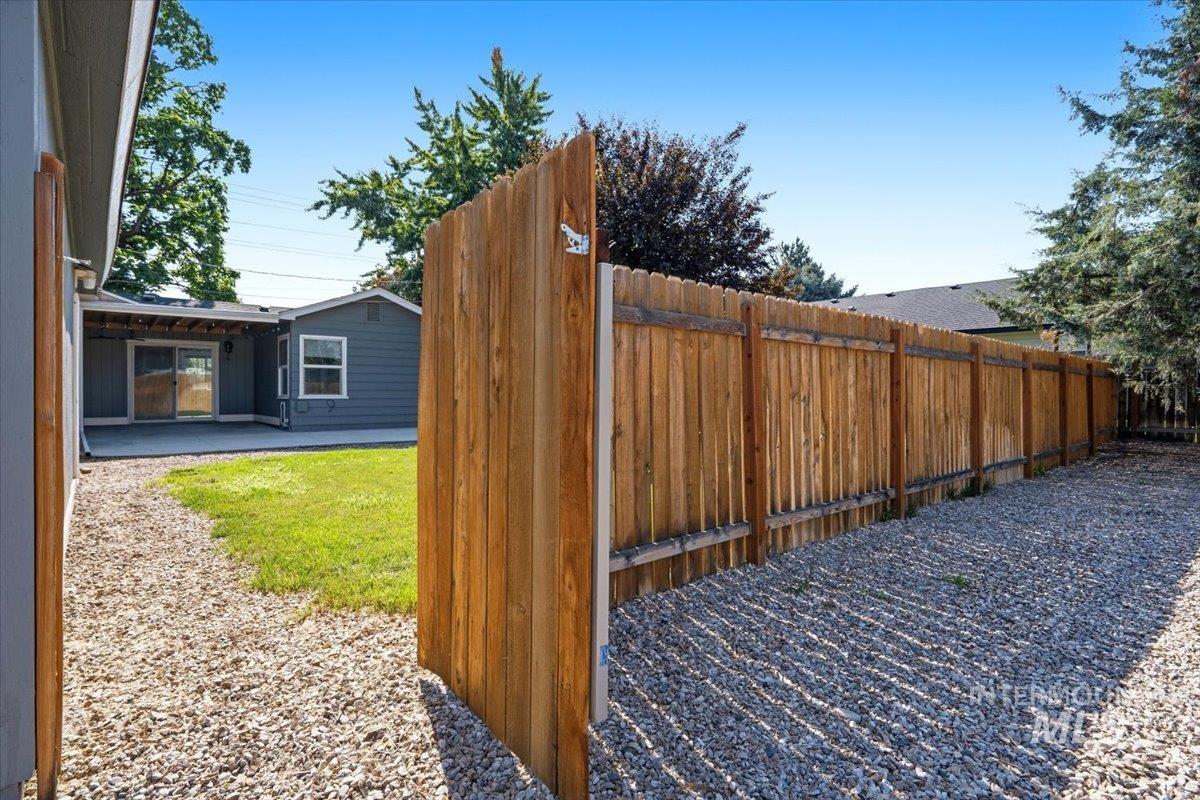 3029 N Maple Grove Rd, Boise, Idaho 83704, 3 Bedrooms, 2 Bathrooms, Residential Income For Sale, Price $499,000, 98996233