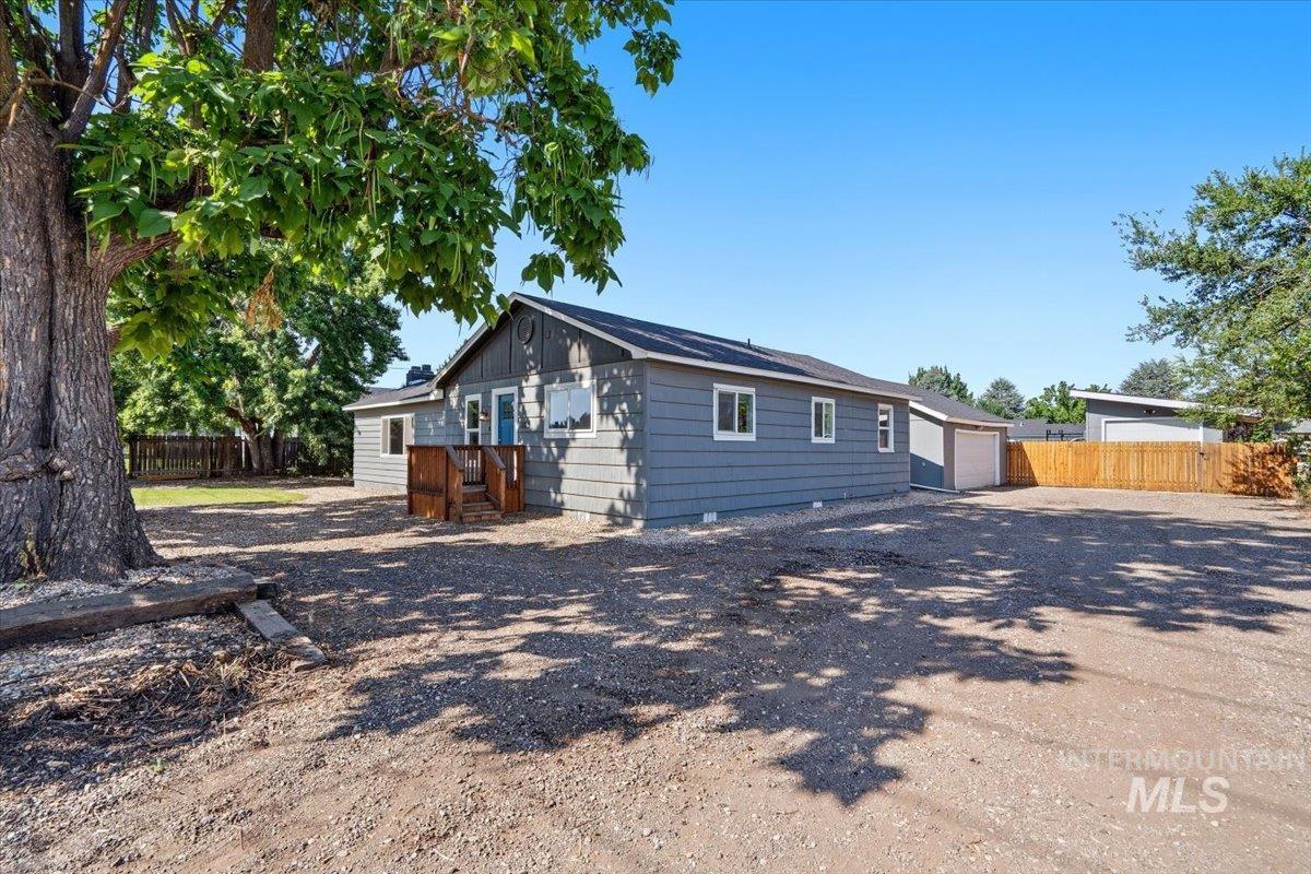 3029 N Maple Grove Rd, Boise, Idaho 83704, 3 Bedrooms, 2 Bathrooms, Residential Income For Sale, Price $499,000, 98996233